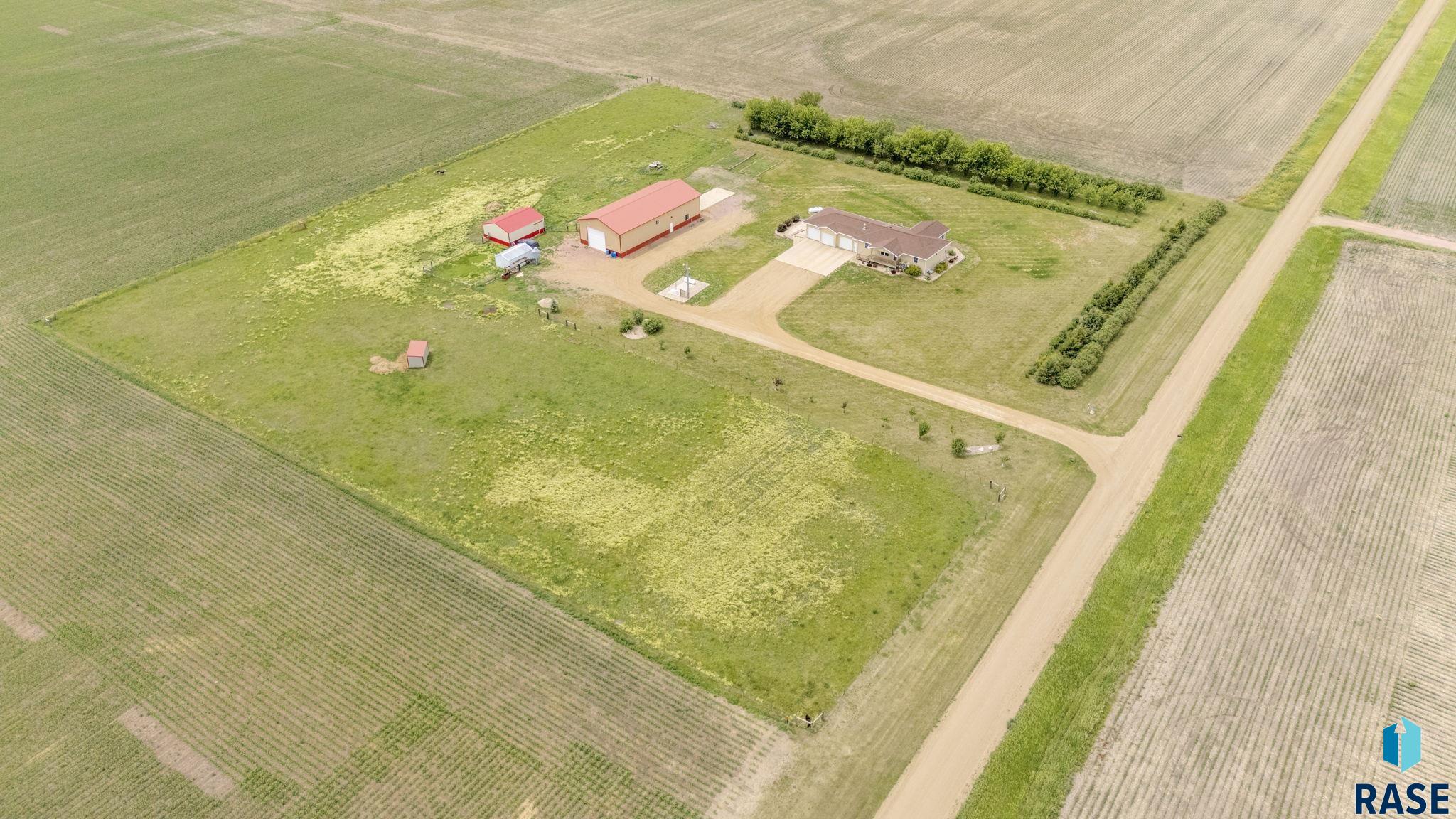 44453 262nd St, Canistota