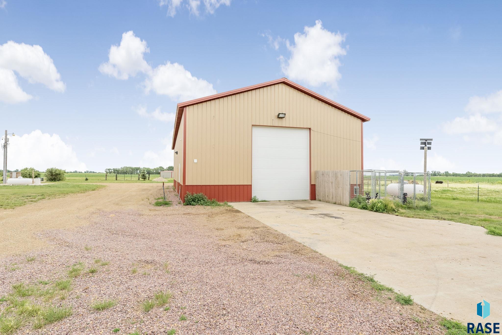 44453 262nd St, Canistota