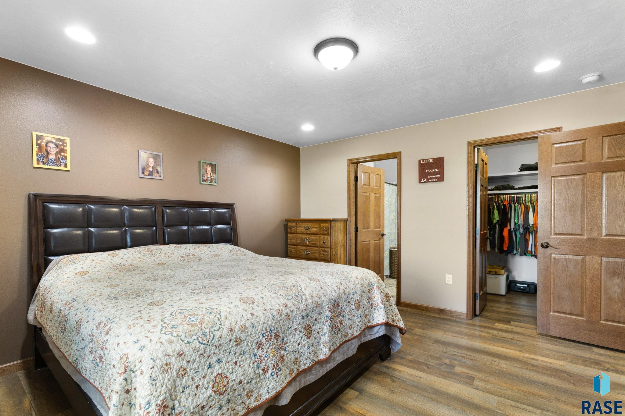 44453 262nd St, Canistota