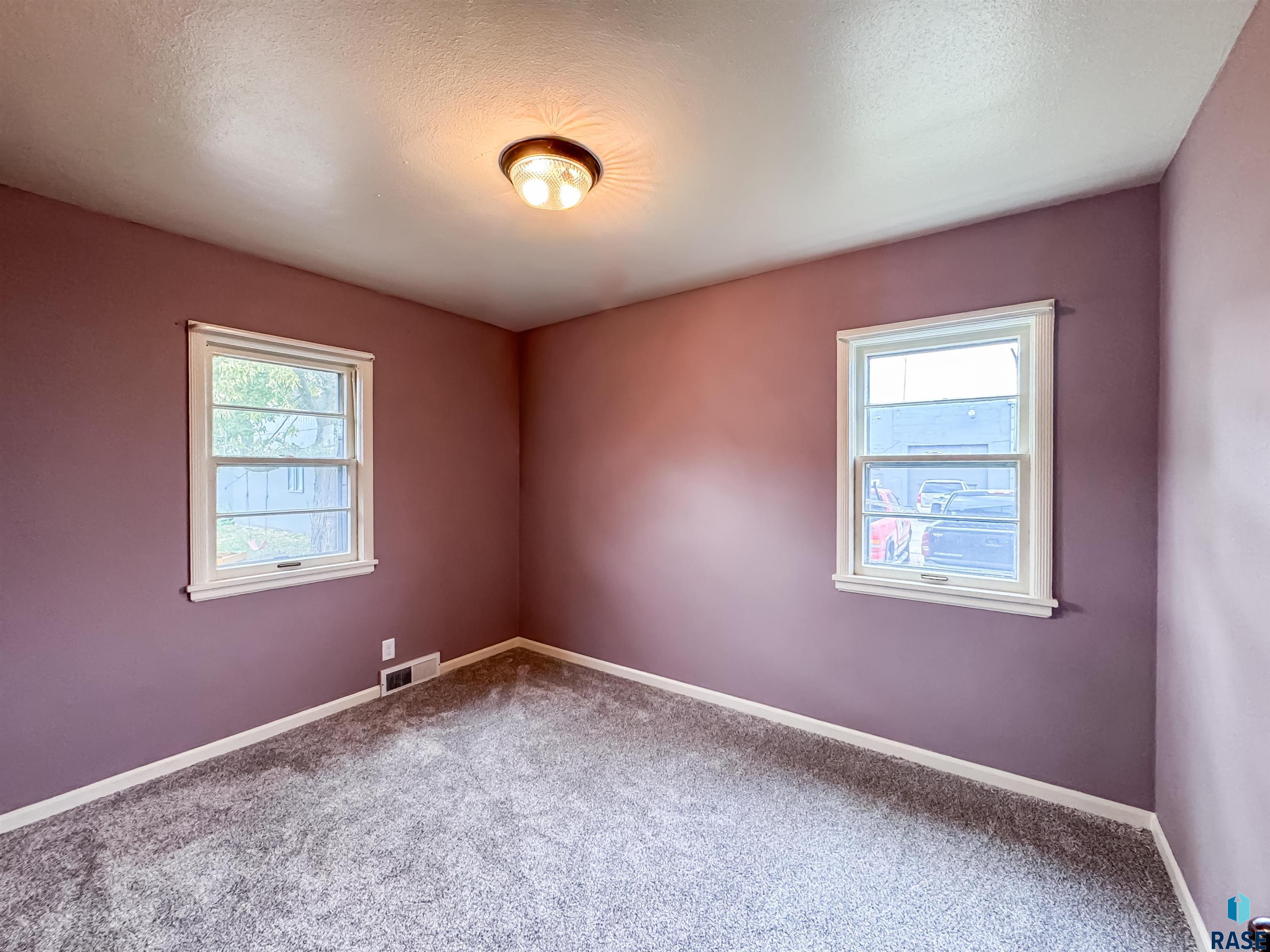 1221 E 12th St Street