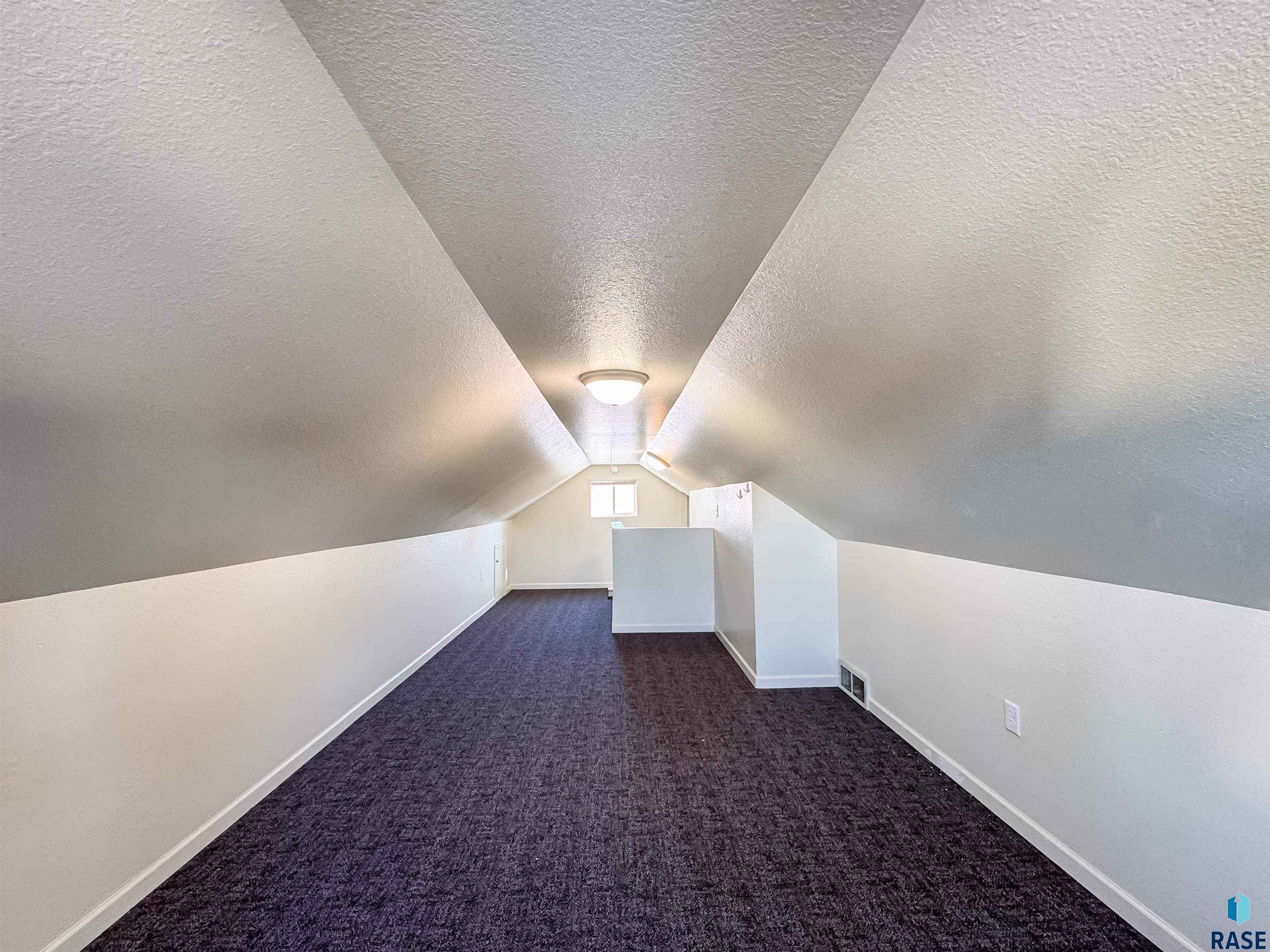 1221 E 12th St Street