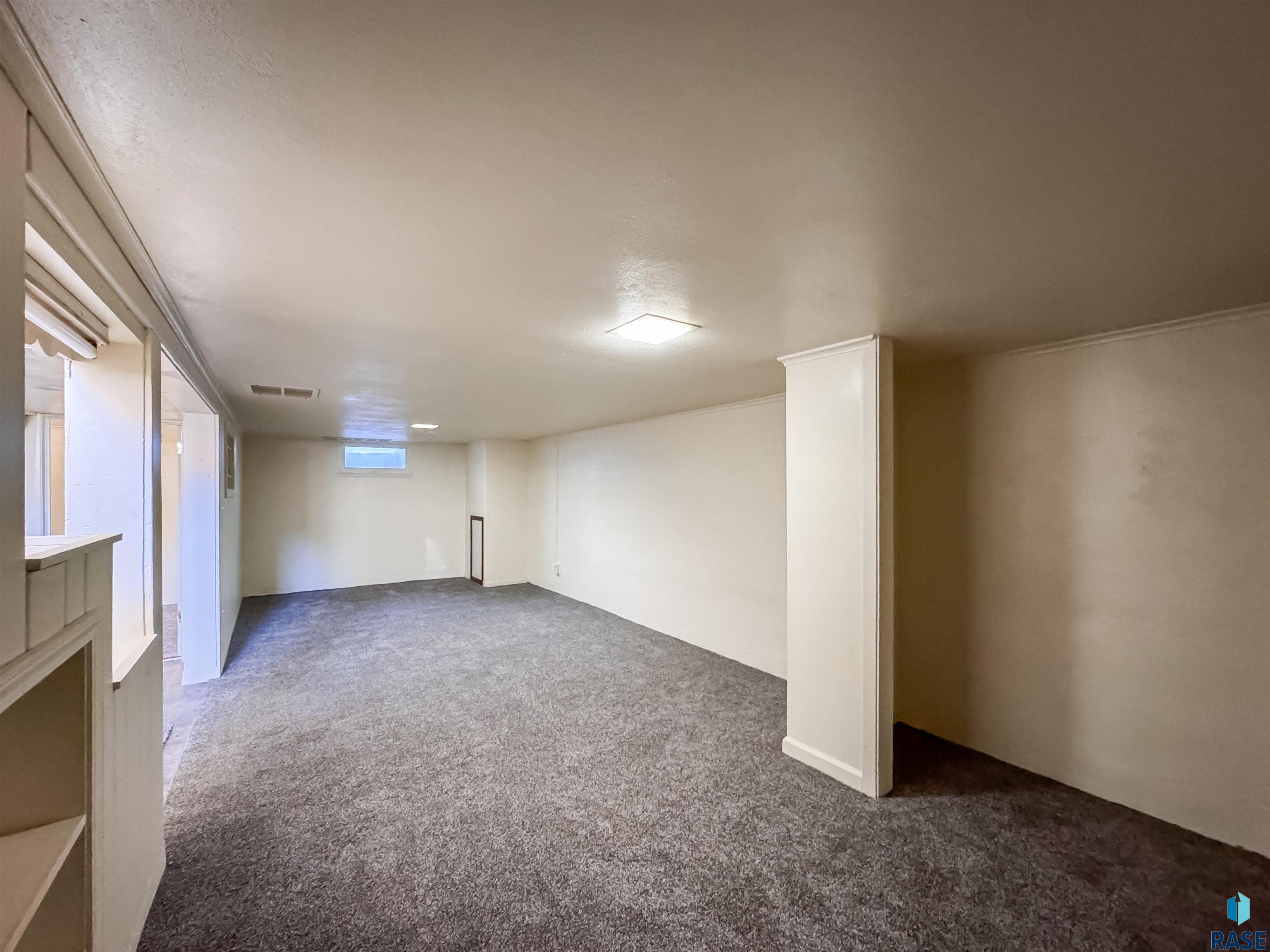 1221 E 12th St Street