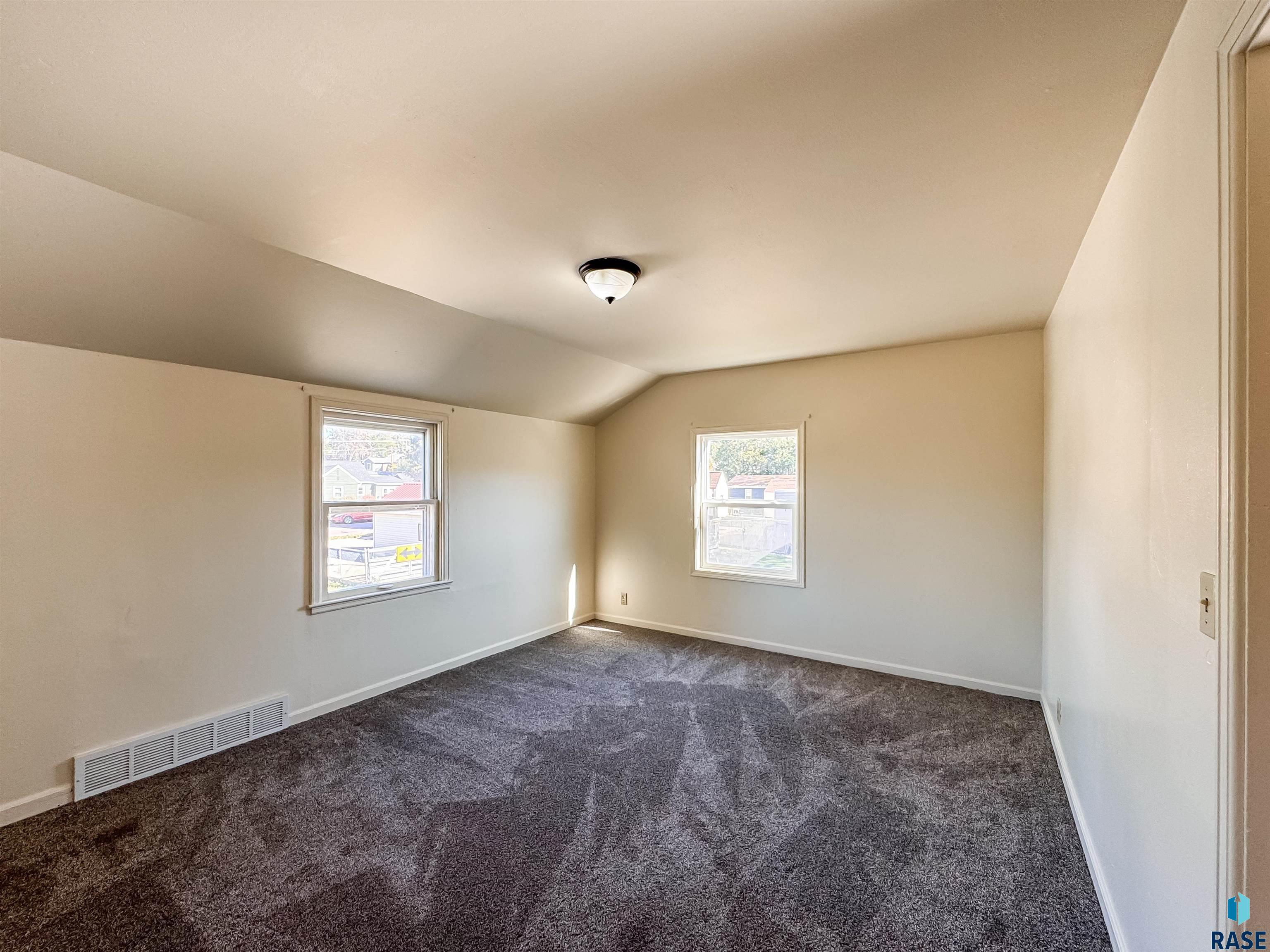 1221 E 12th St Street