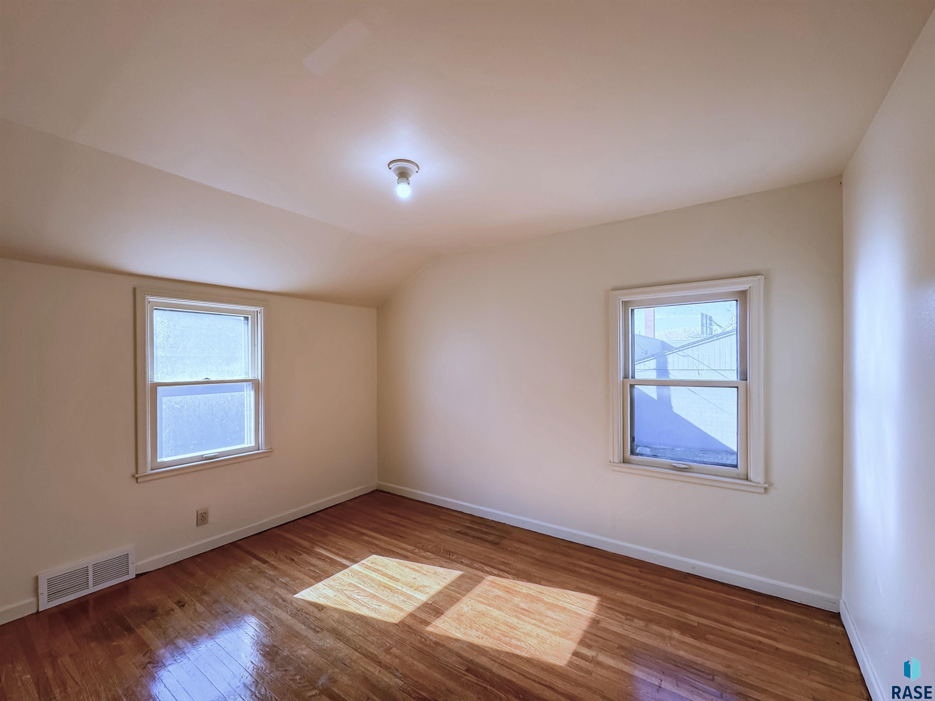 1221 E 12th St Street