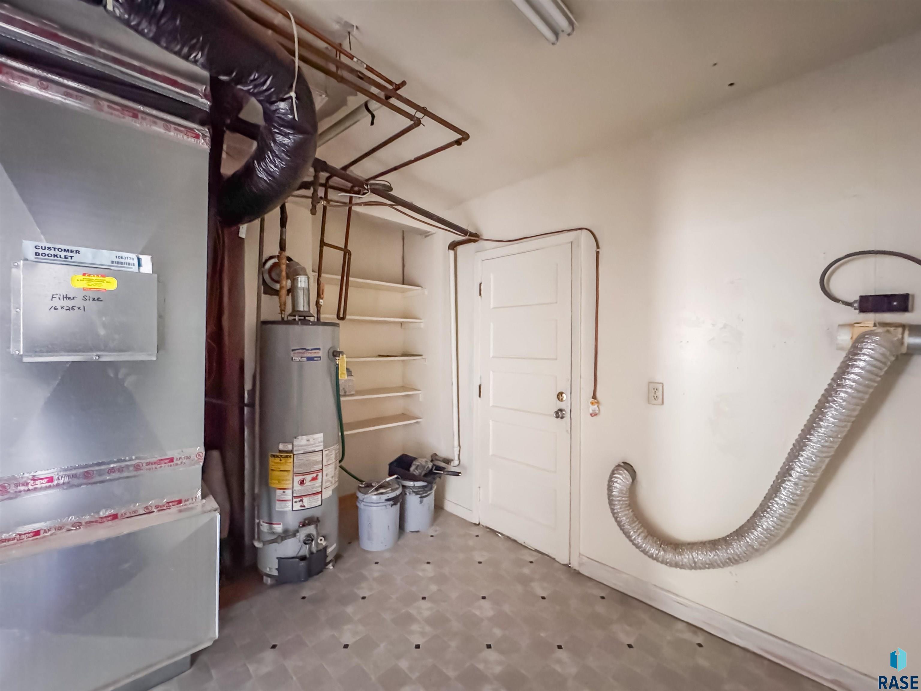 1221 E 12th St Street