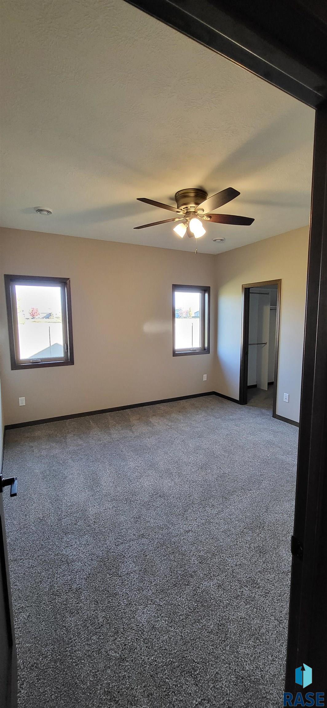 3806 Vendavel St, Sioux Falls