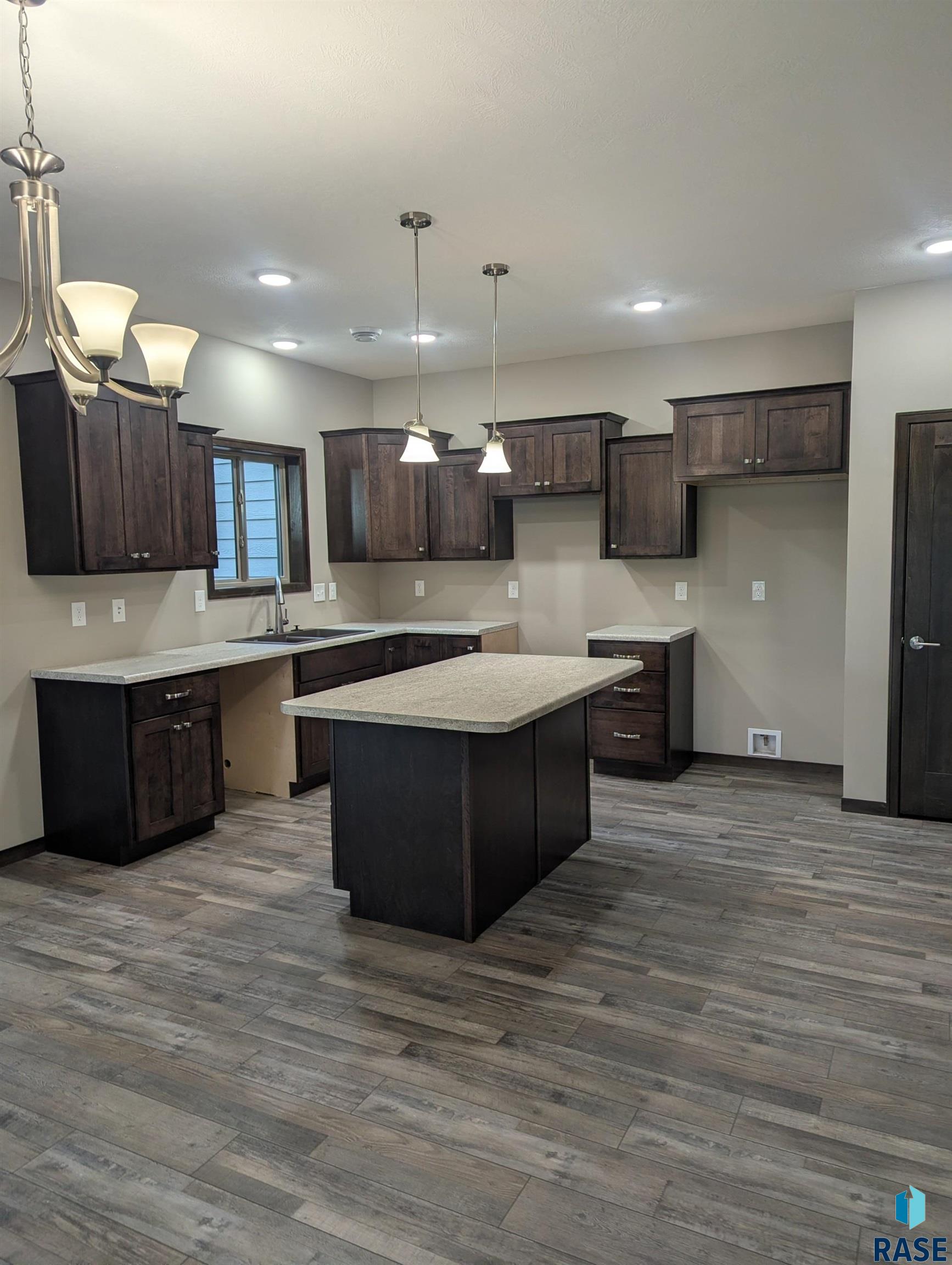 7509 Flowerfield Pl, Sioux Falls