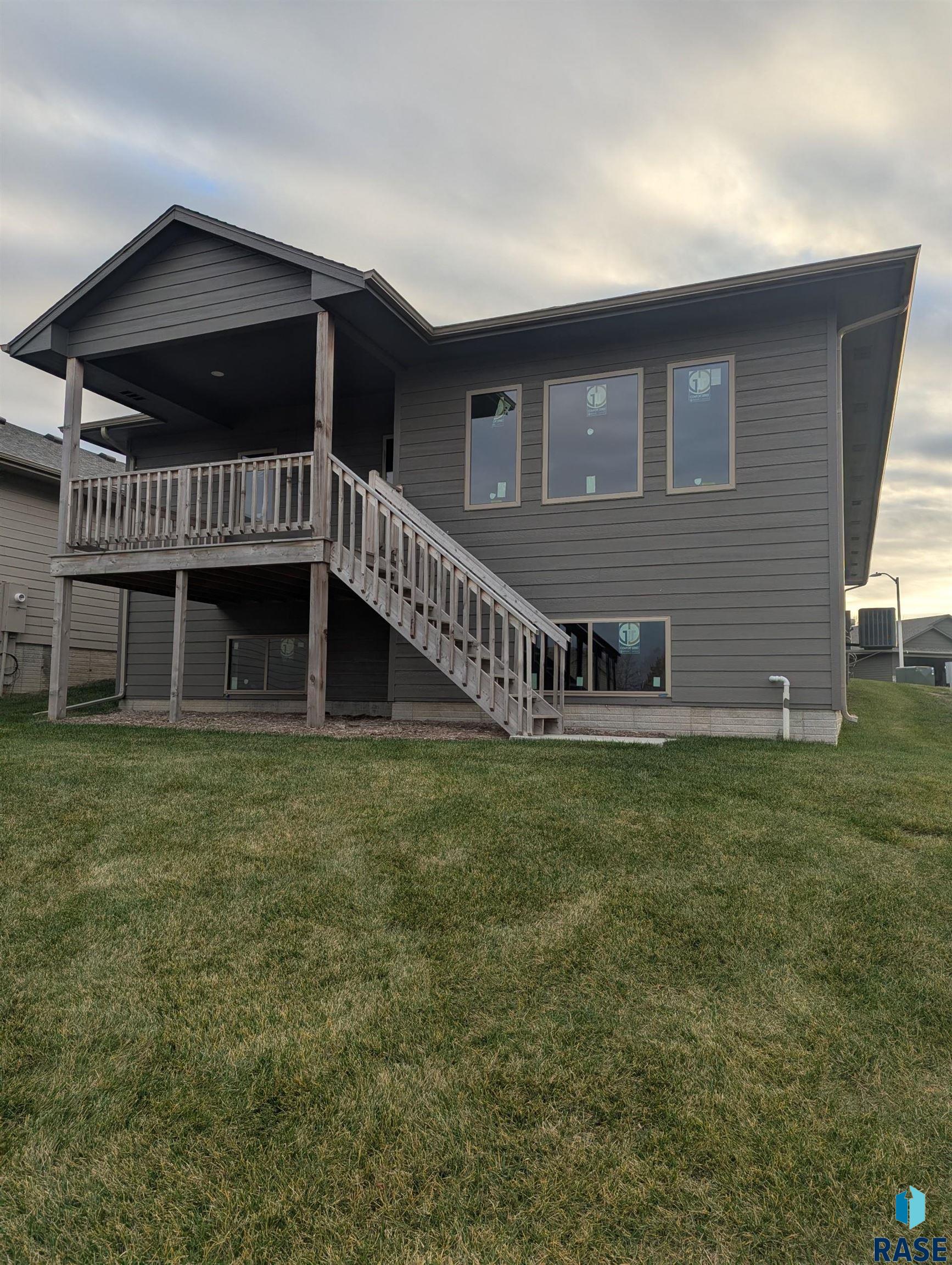 7508 Flowerfields Pl, Sioux Falls