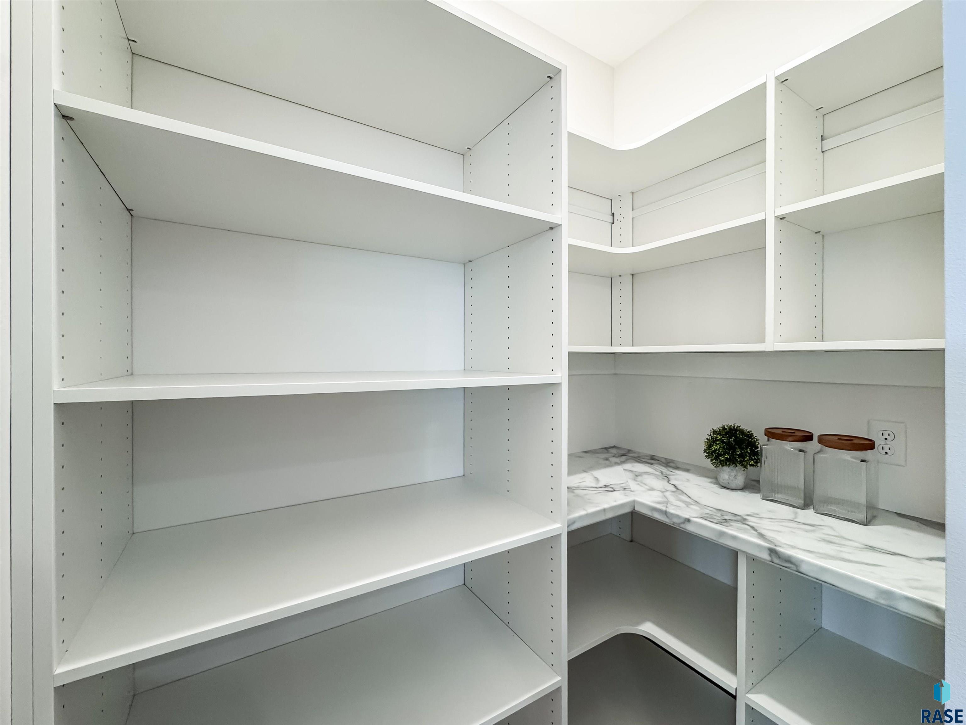 8320 E Sheridan Cir Circle