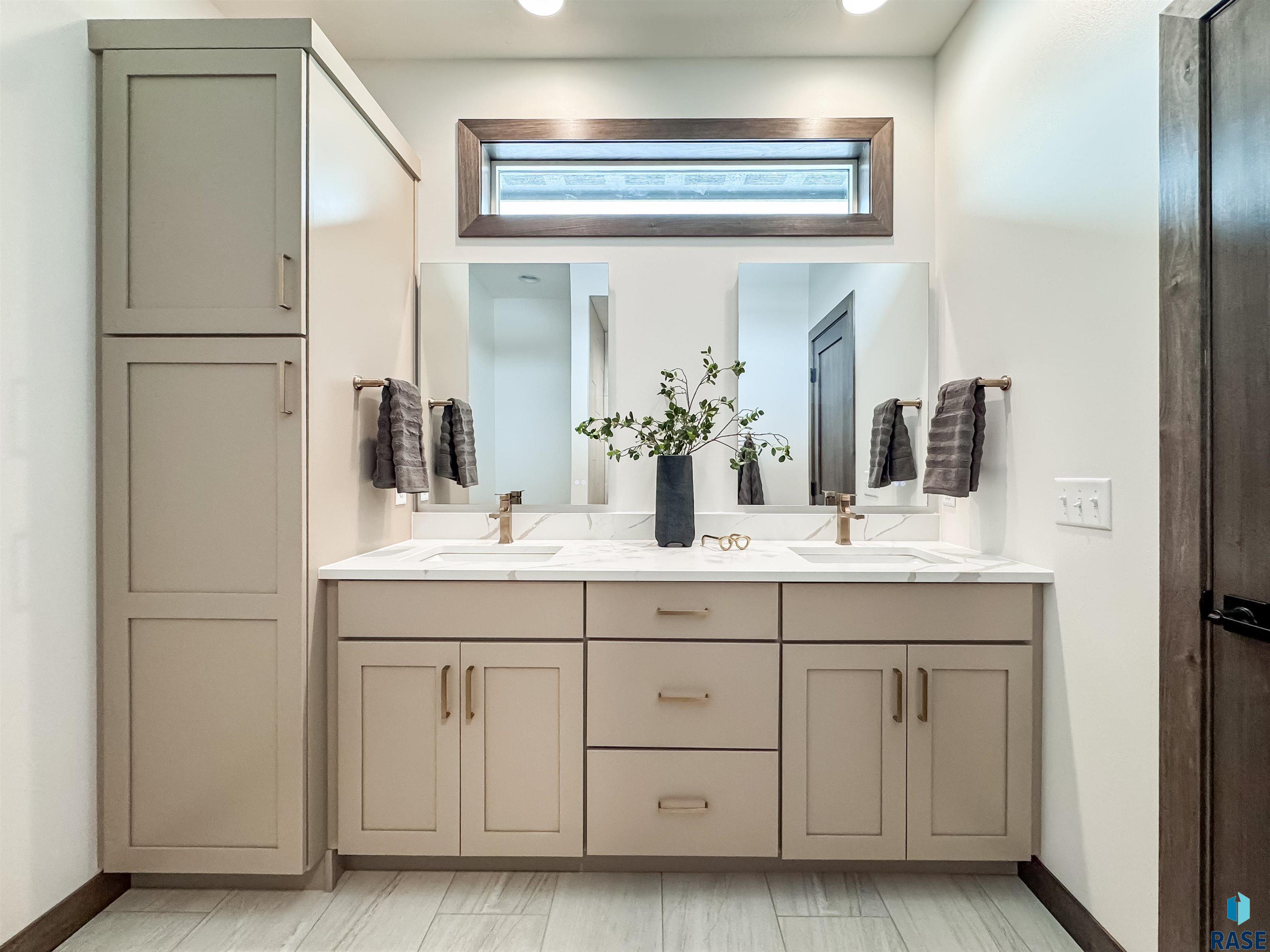 8320 E Sheridan Cir Circle