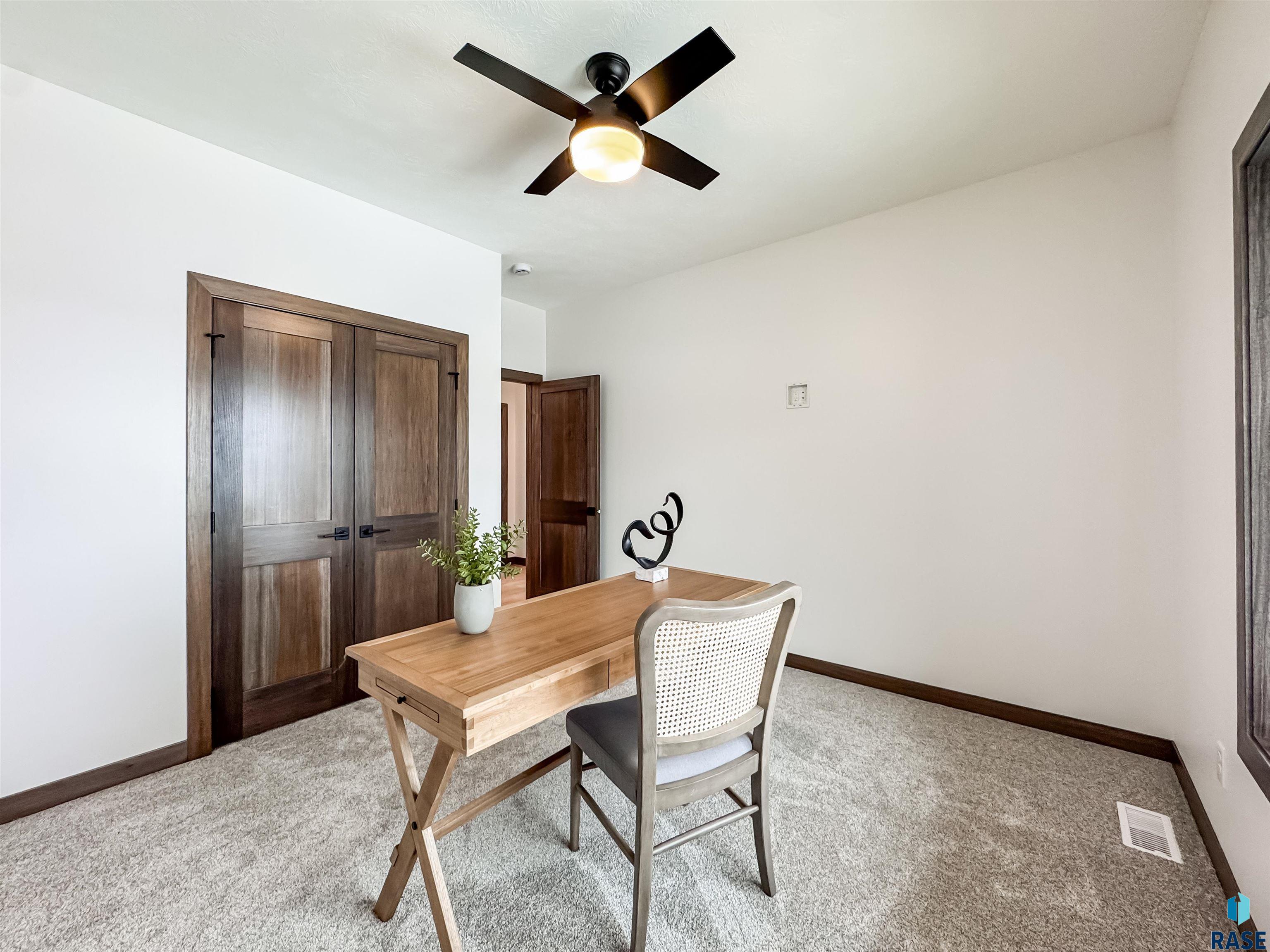 8320 E Sheridan Cir Circle