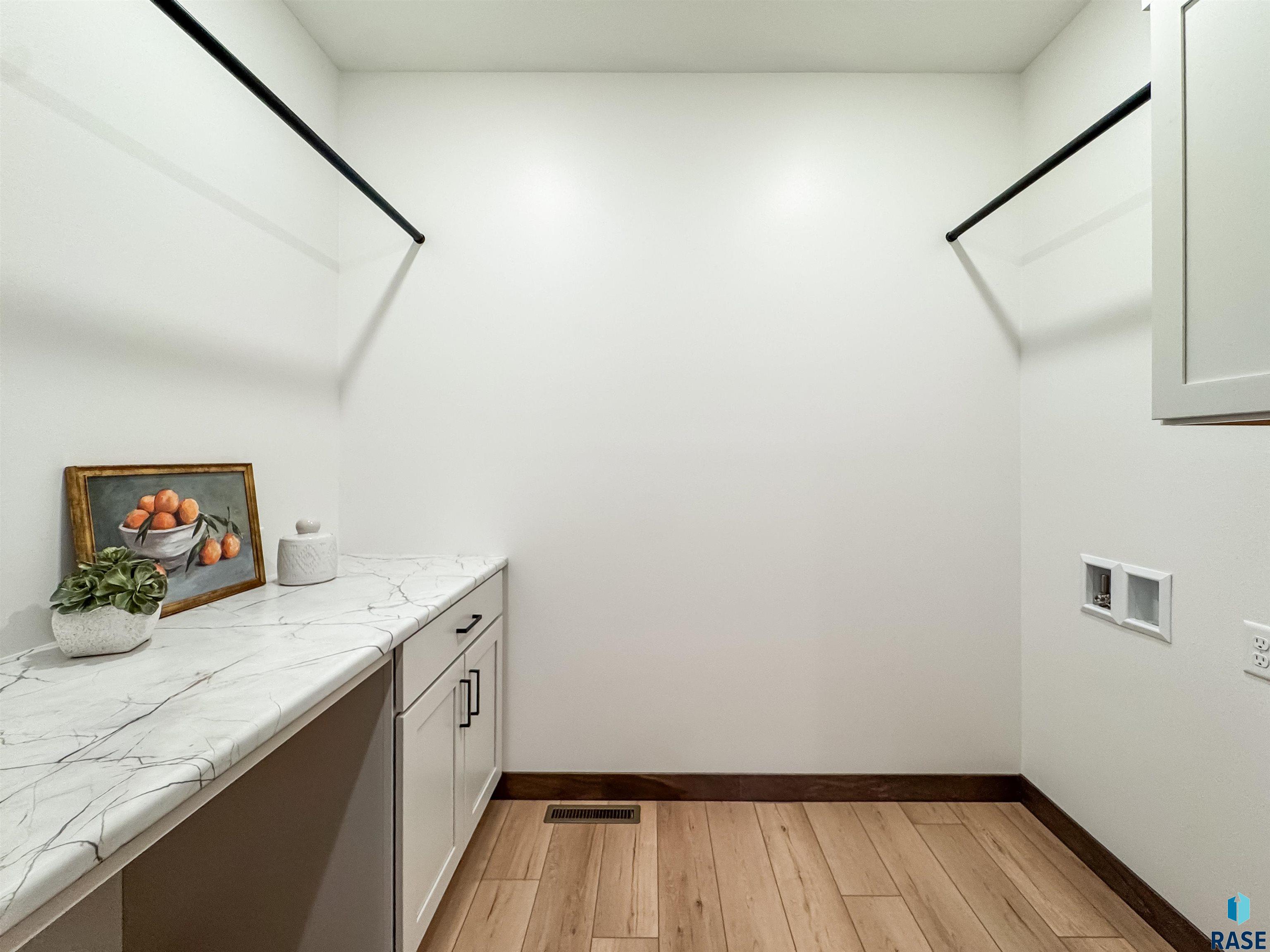 8320 E Sheridan Cir Circle