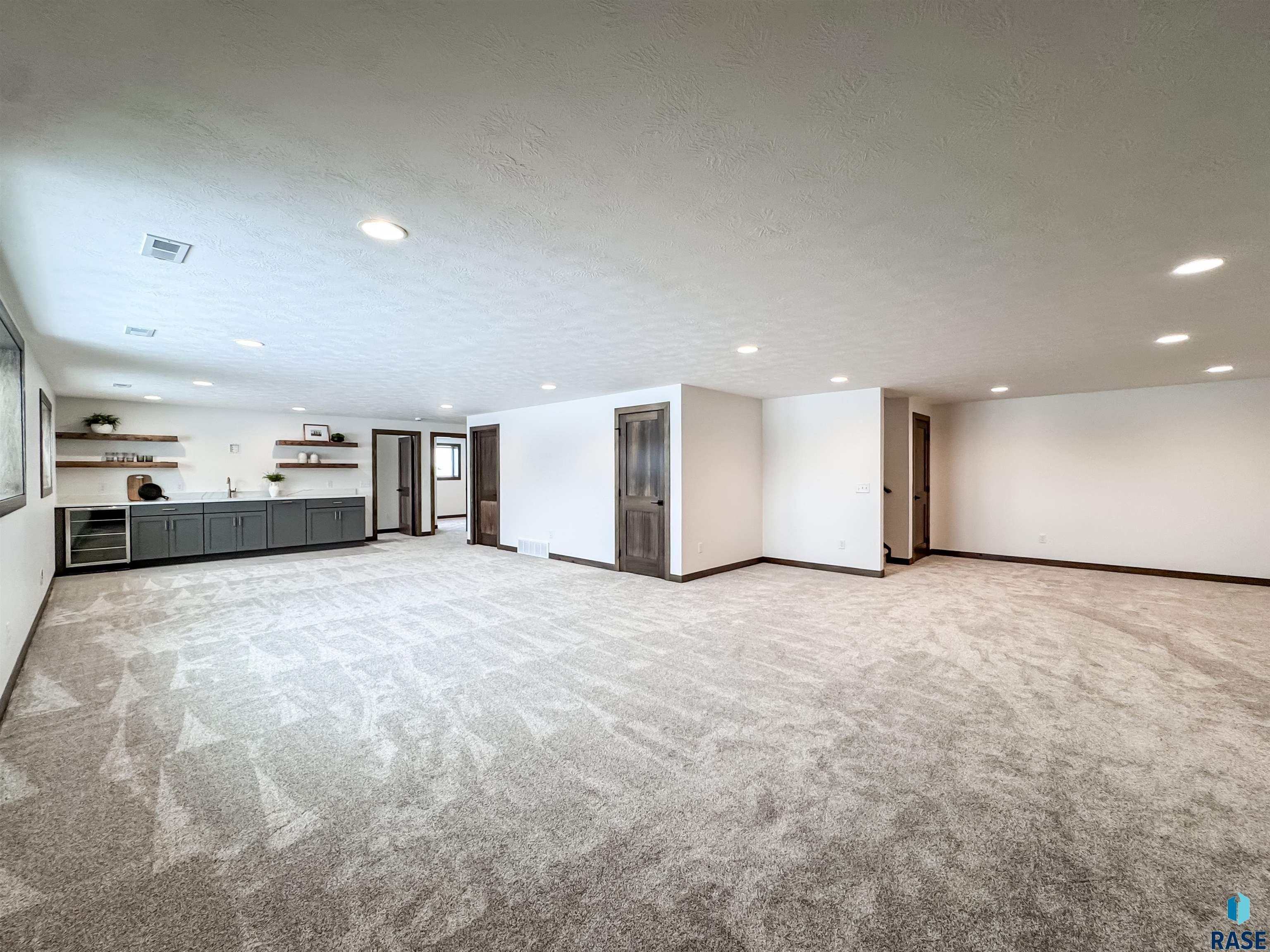 8320 E Sheridan Cir Circle