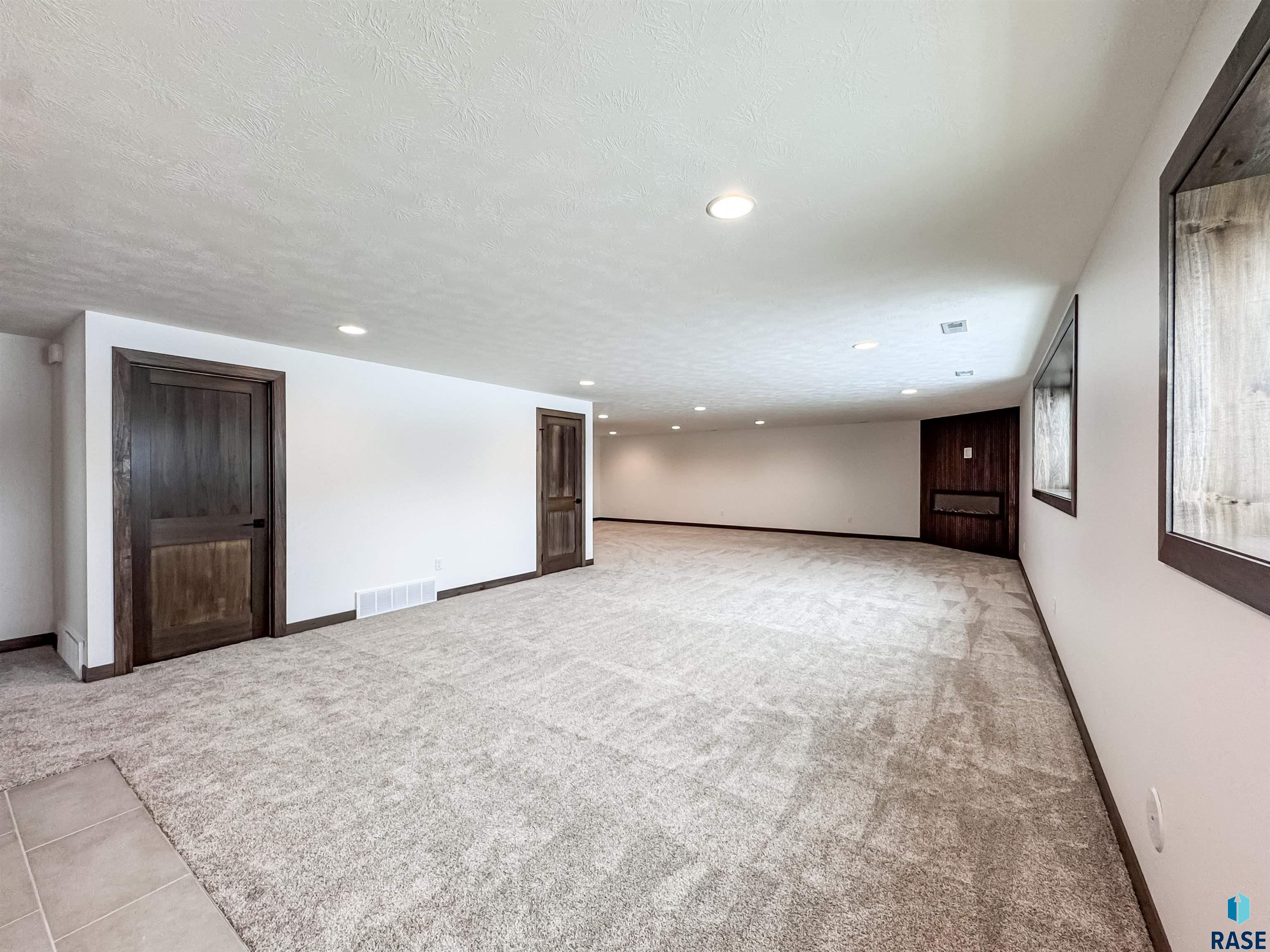 8320 E Sheridan Cir Circle