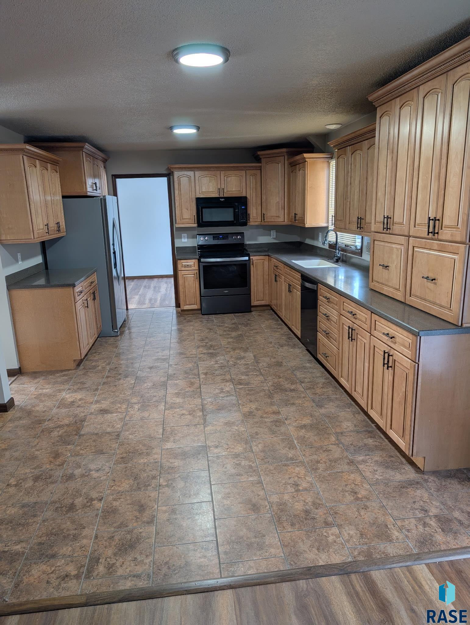 5808 32 St, Sioux Falls