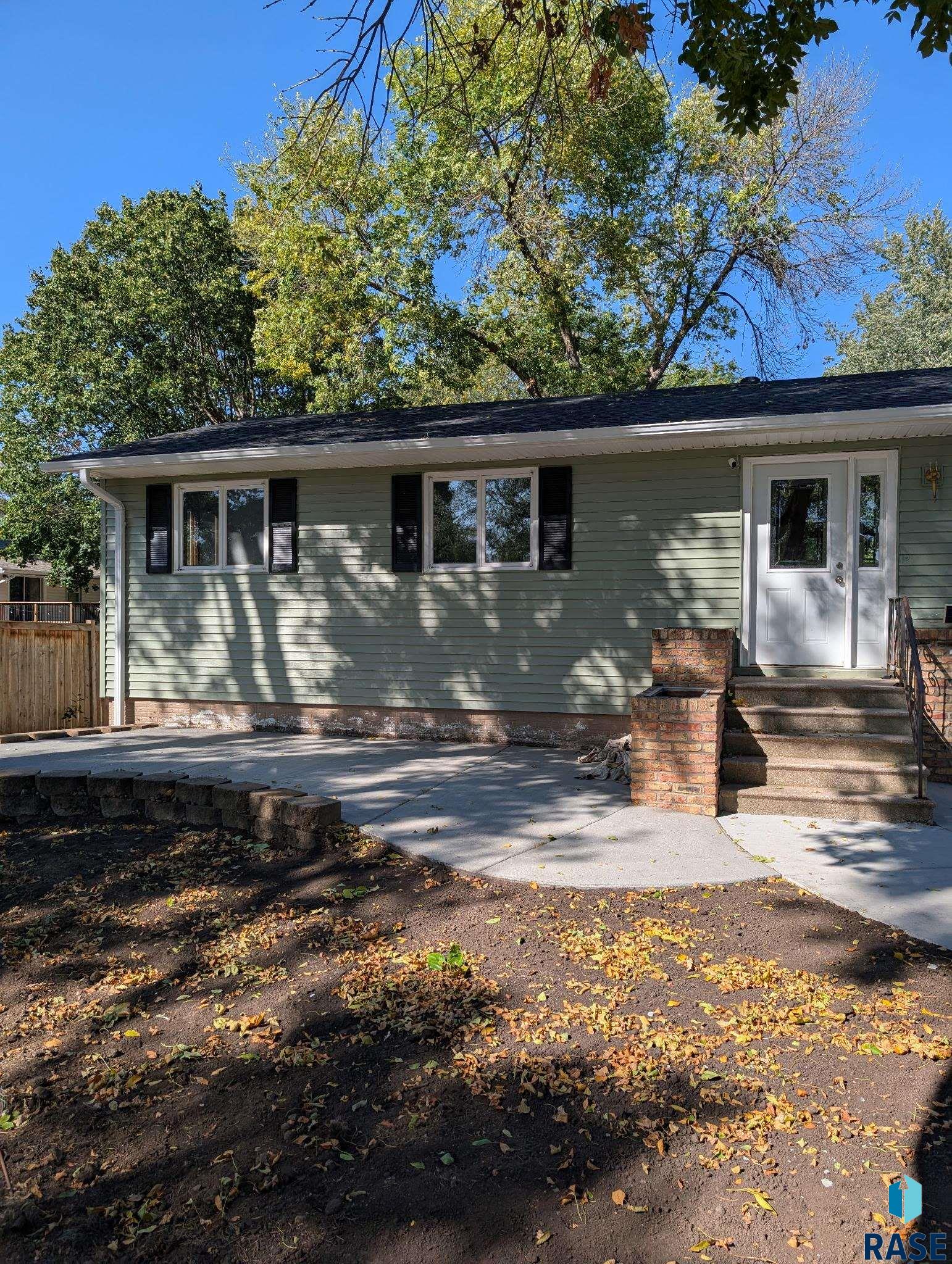 5808 32 St, Sioux Falls