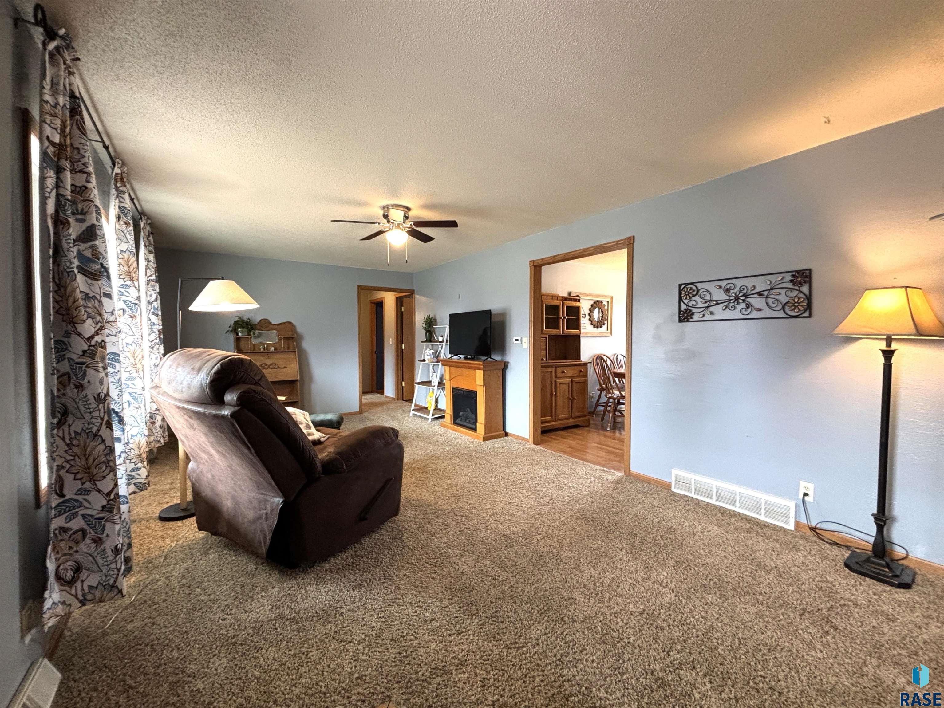 335 E 9th St Street