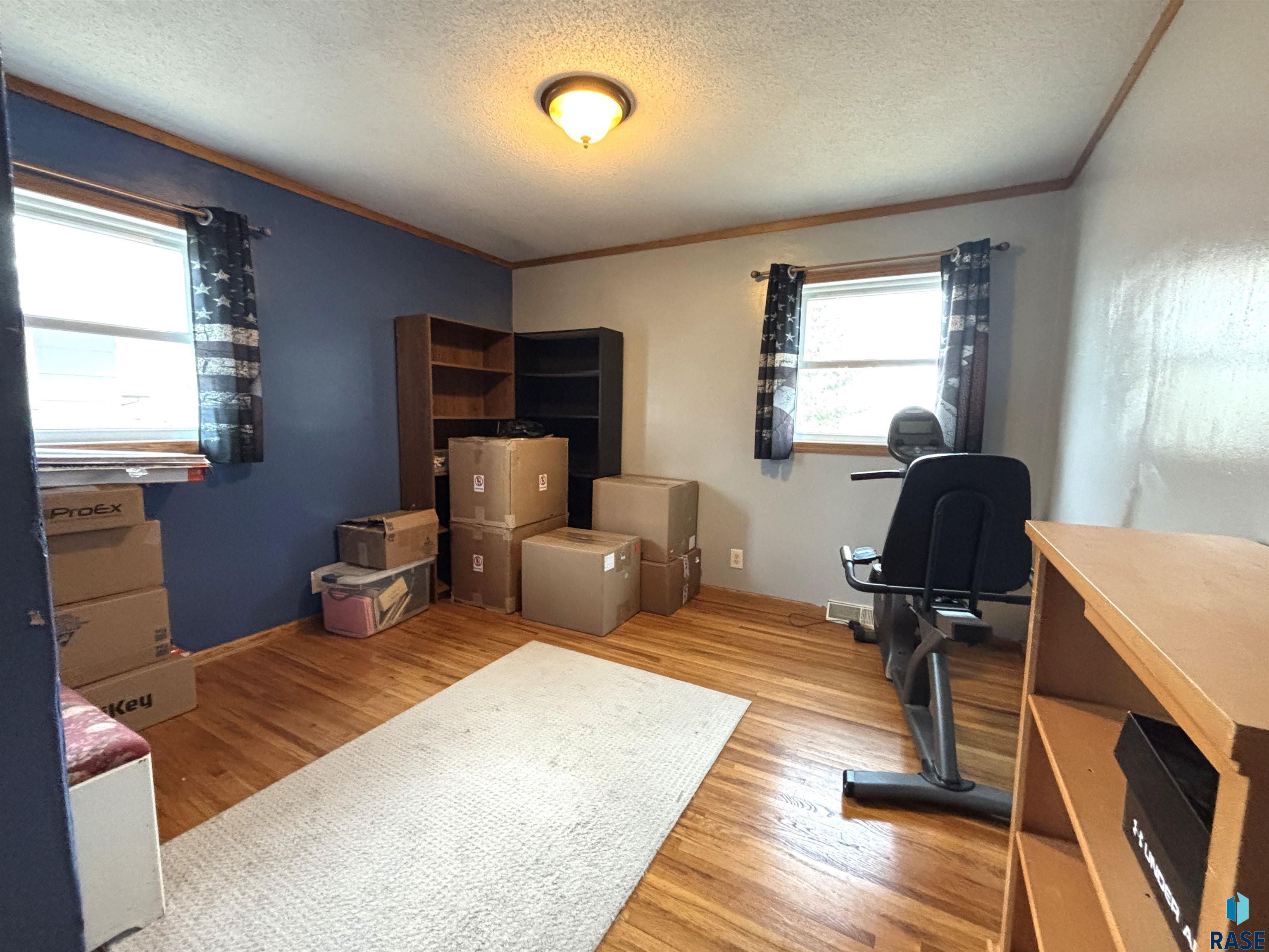 335 E 9th St Street
