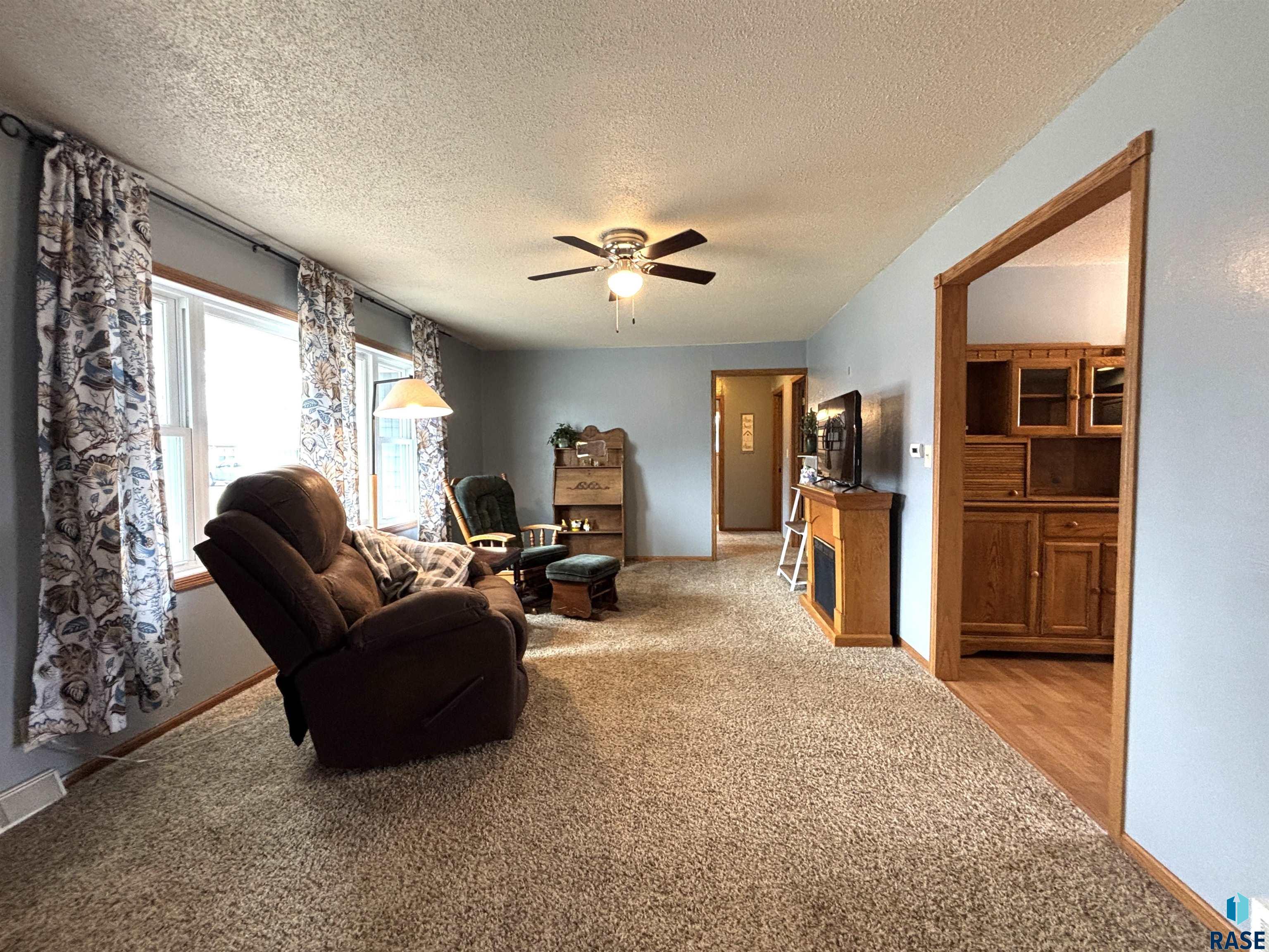 335 E 9th St Street