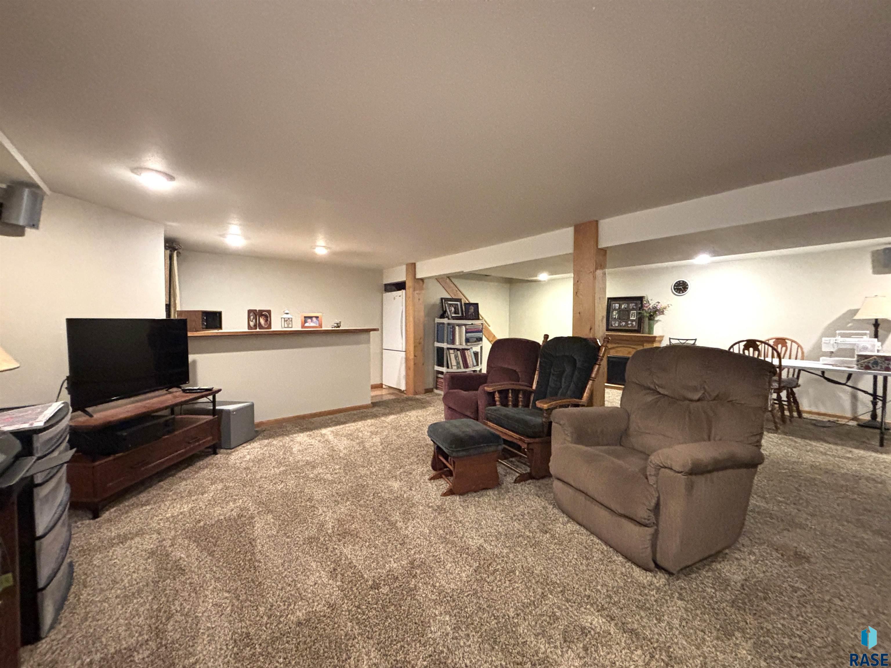 335 E 9th St Street