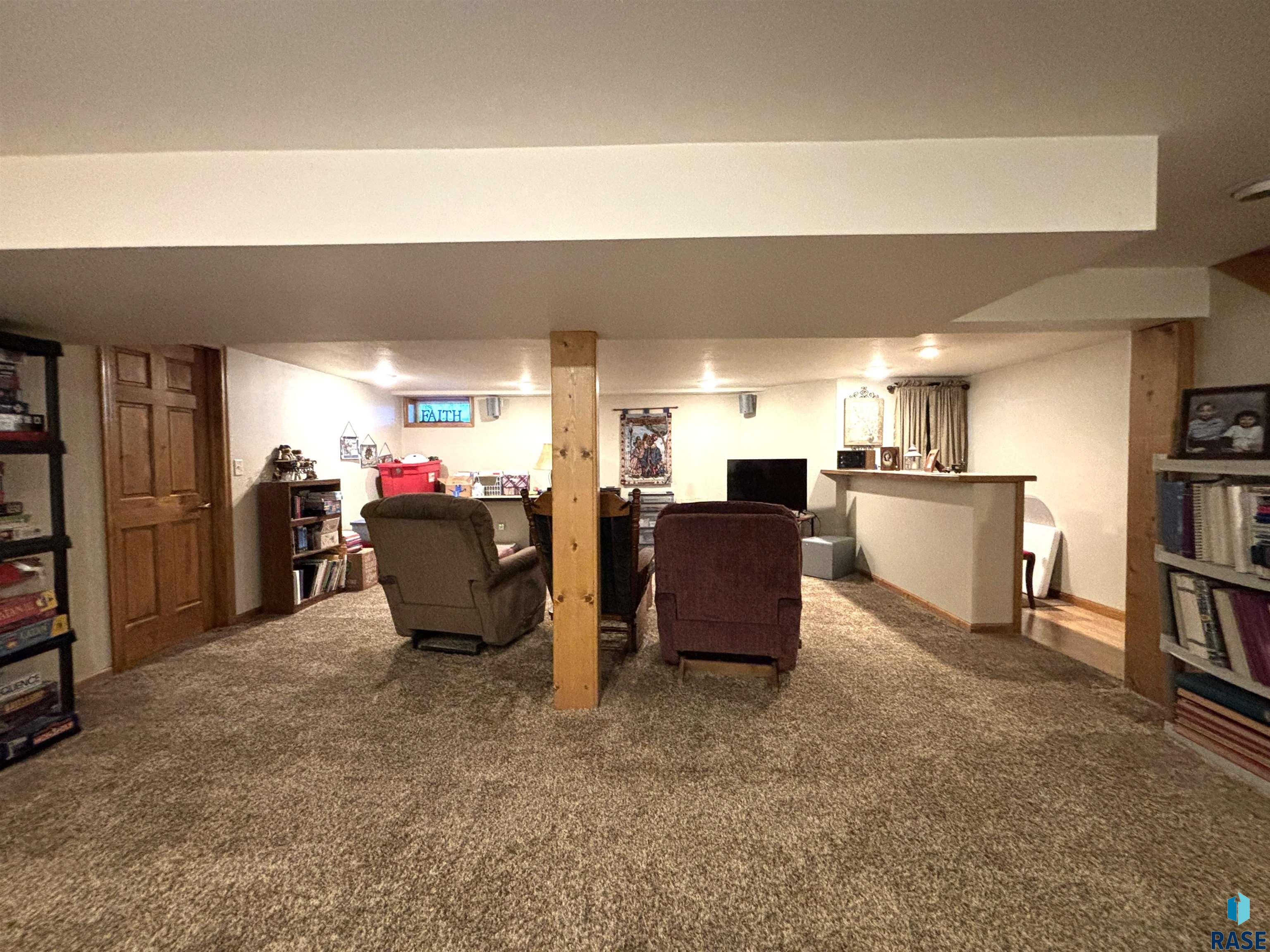 335 E 9th St Street