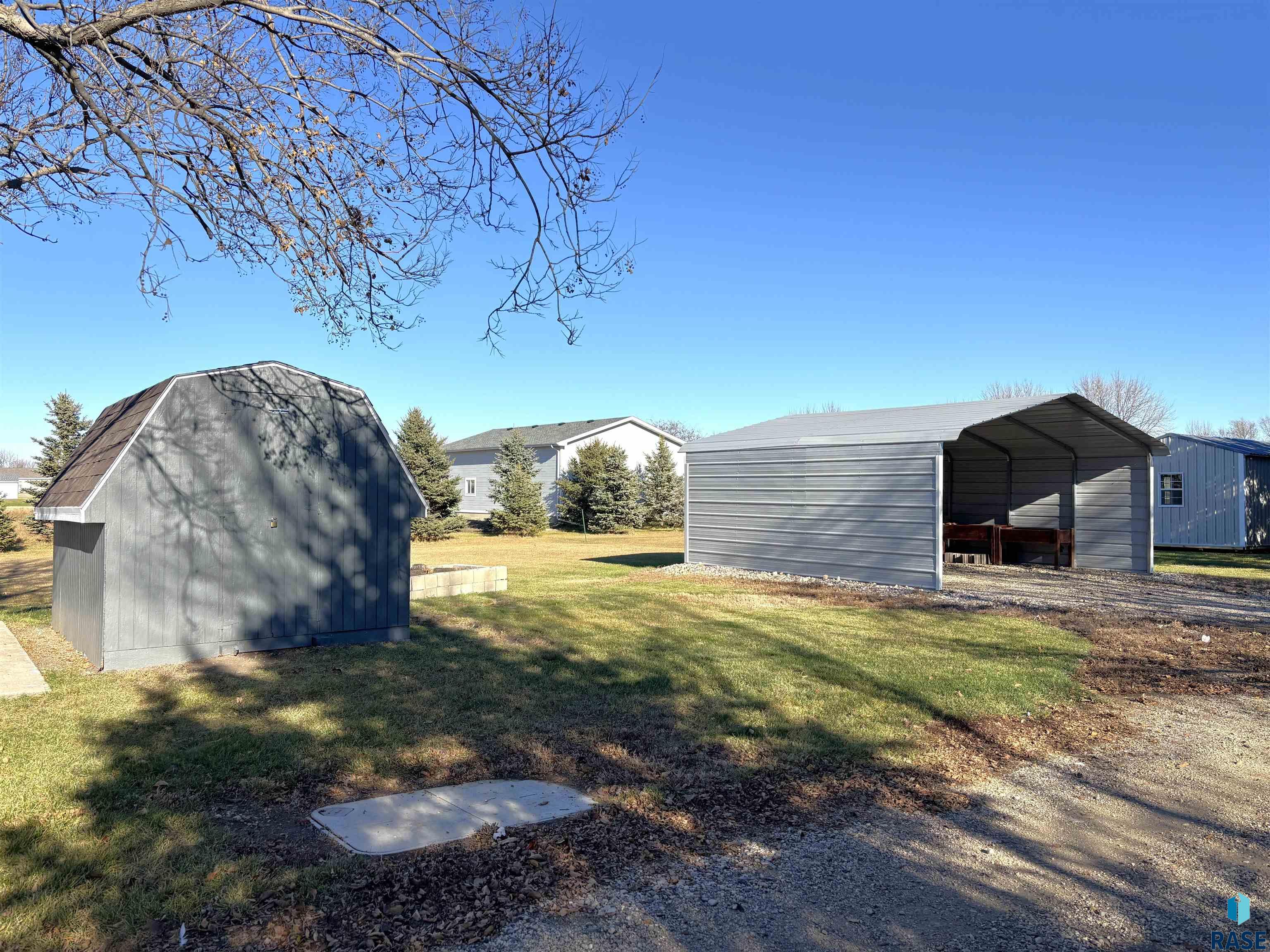 335 E 9th St Street