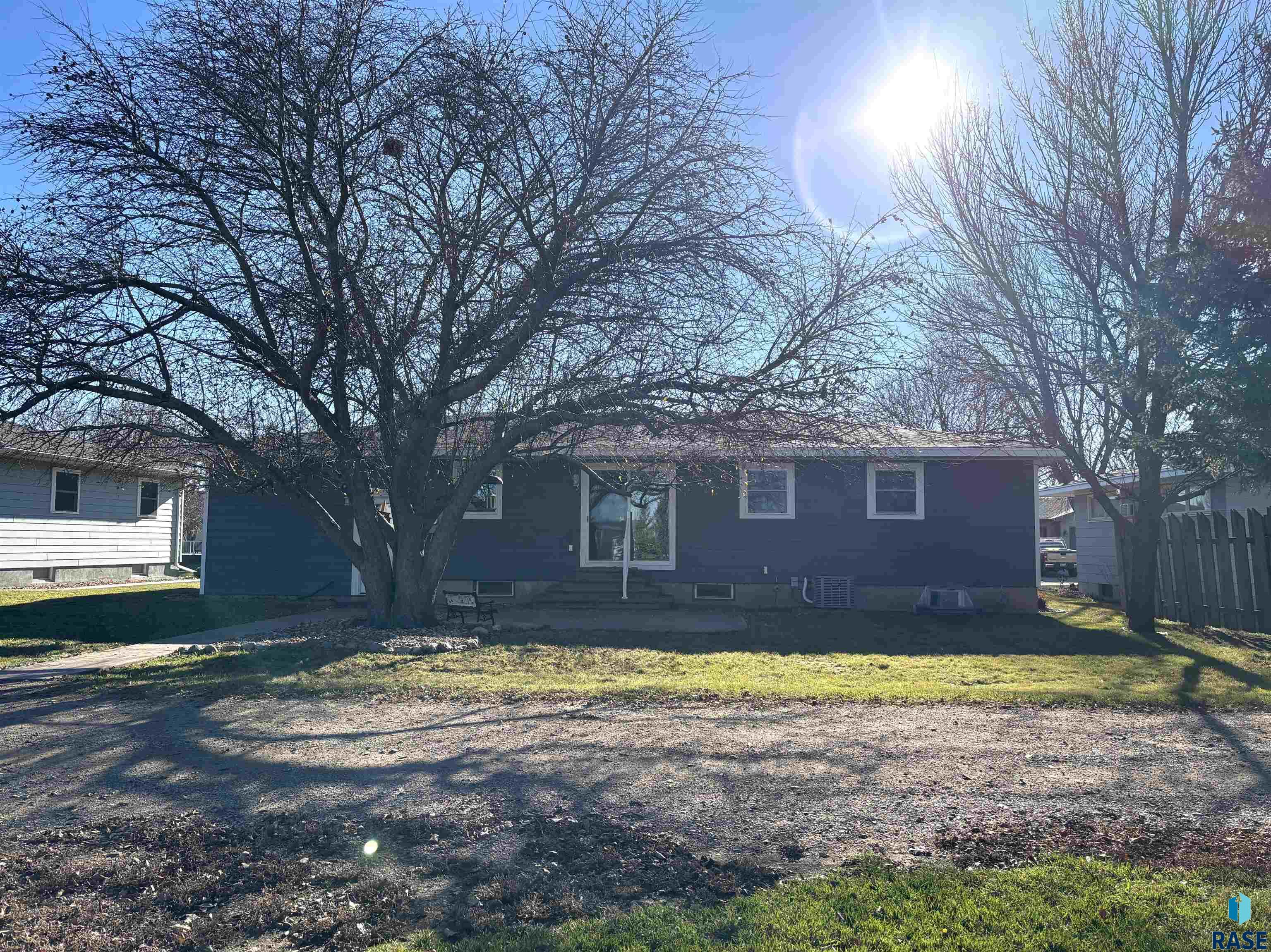 335 E 9th St Street