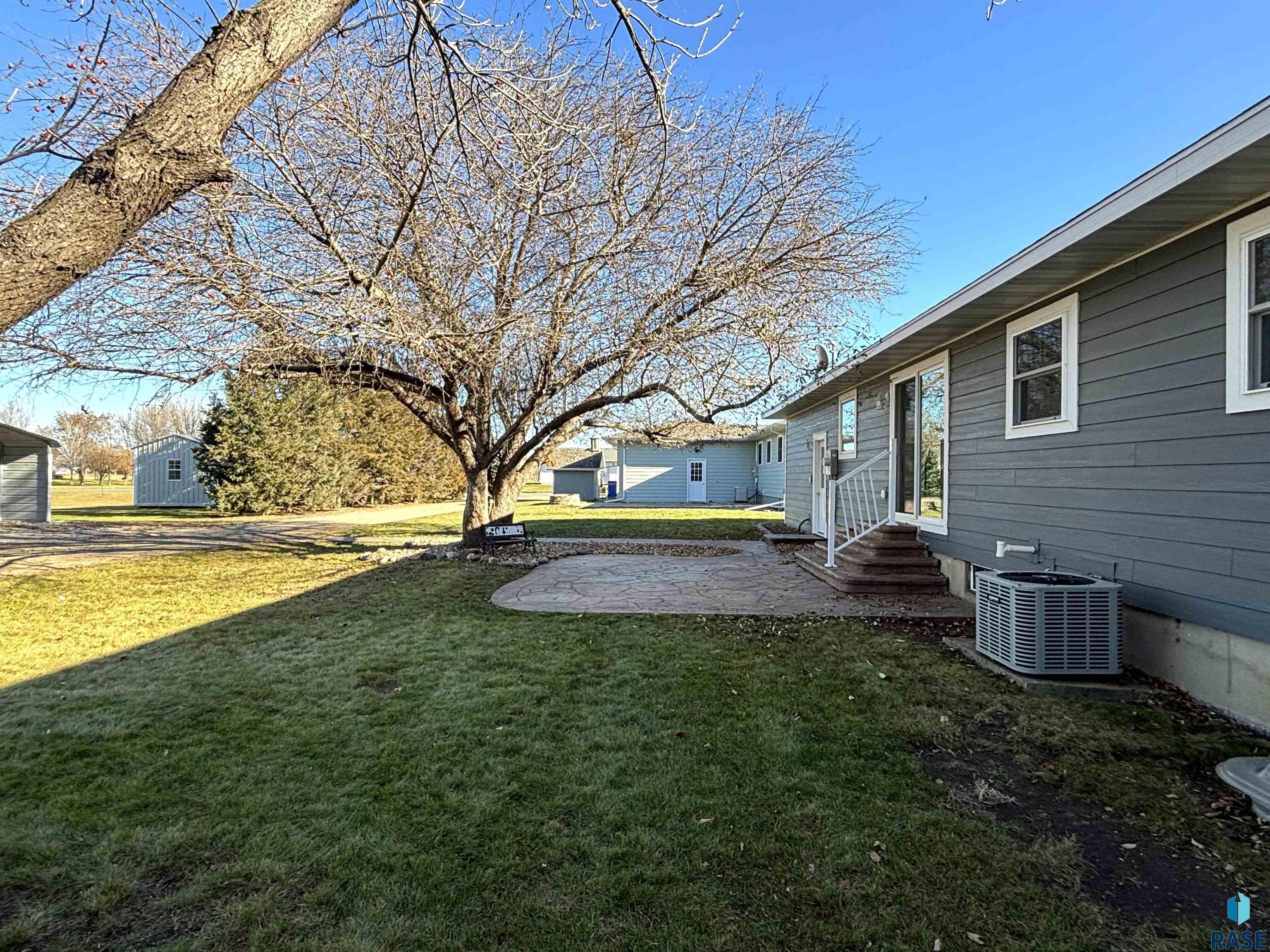 335 E 9th St Street
