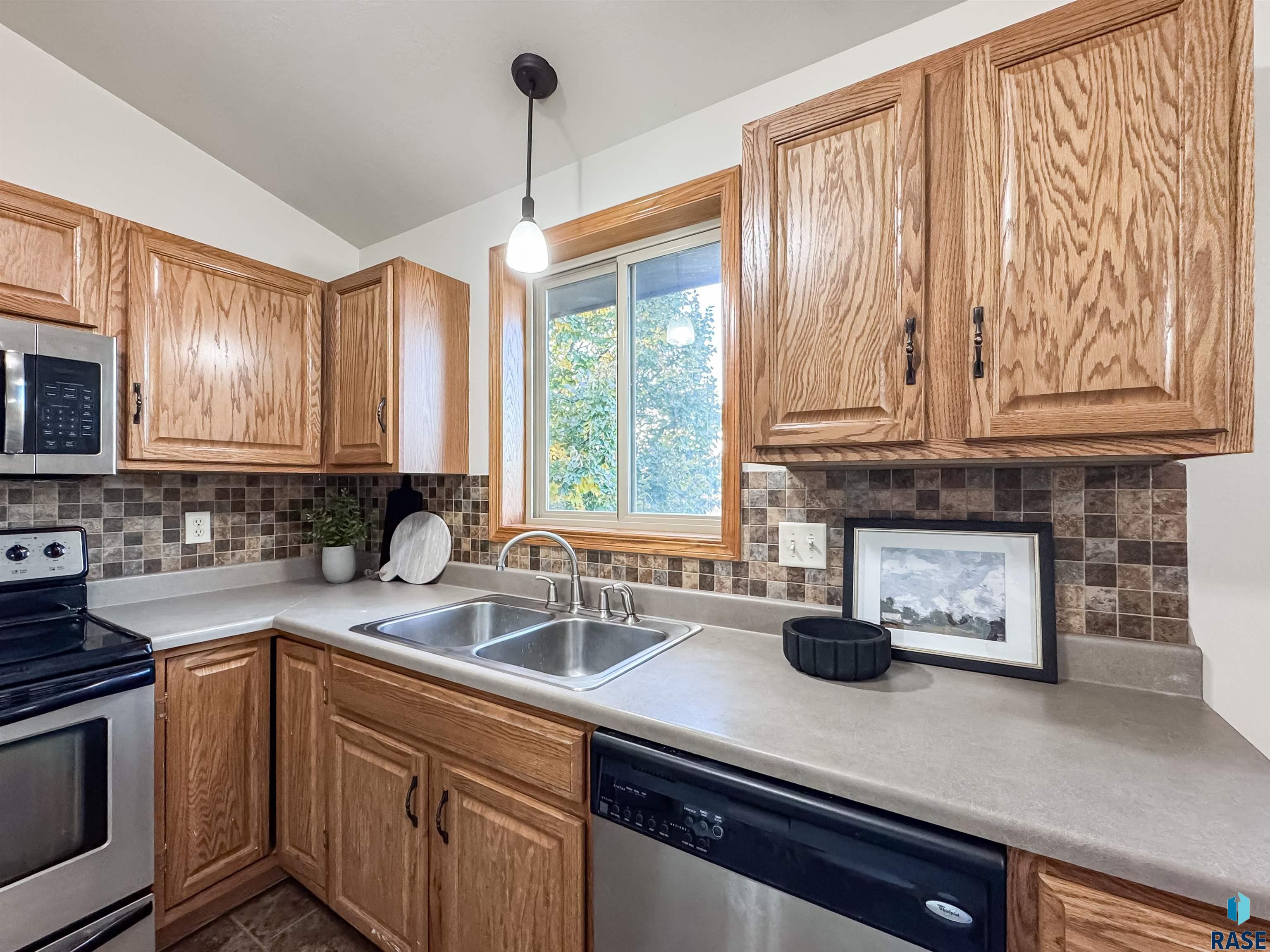 2713 N Vincent Ave Avenue