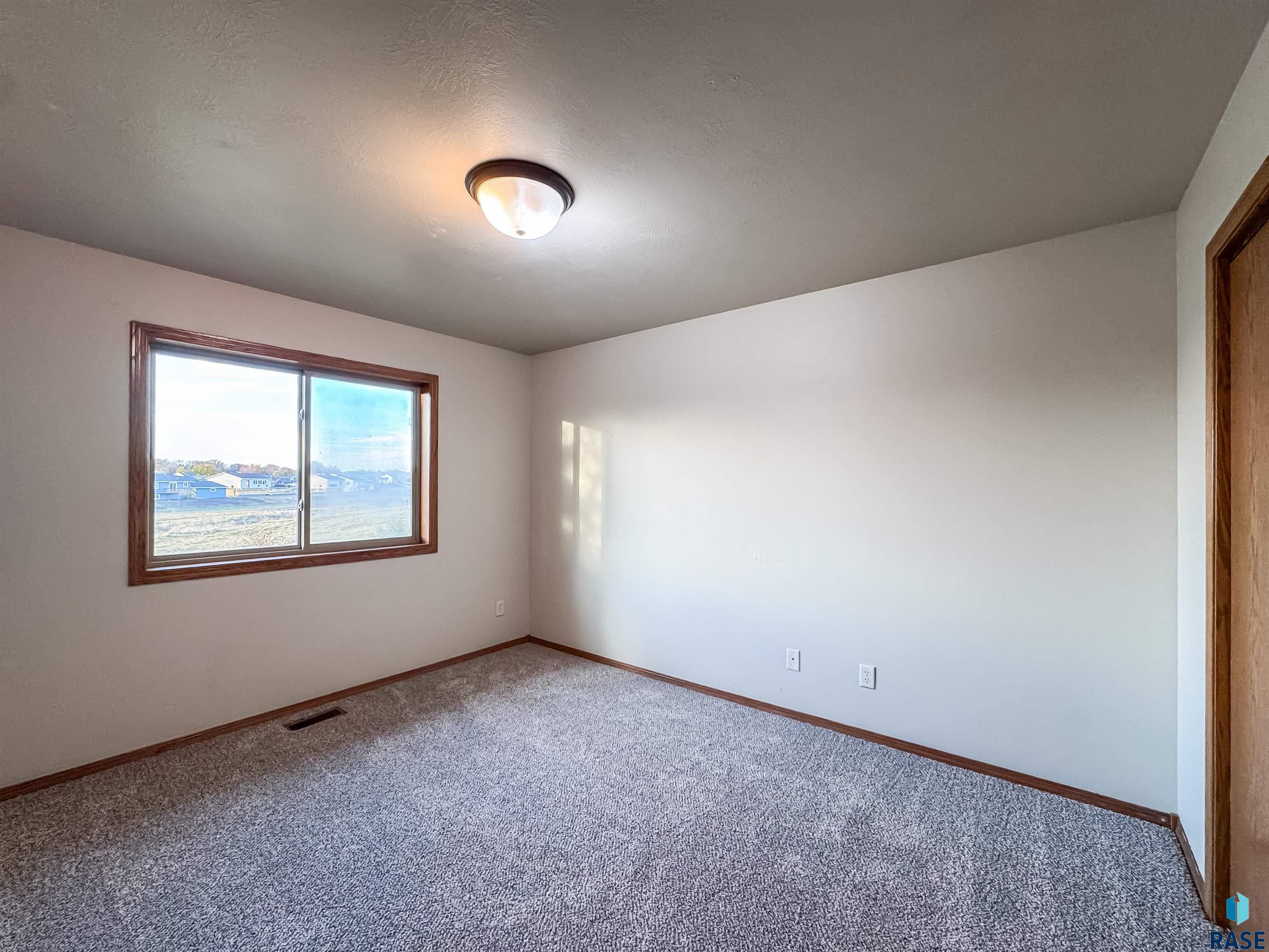 2713 N Vincent Ave Avenue