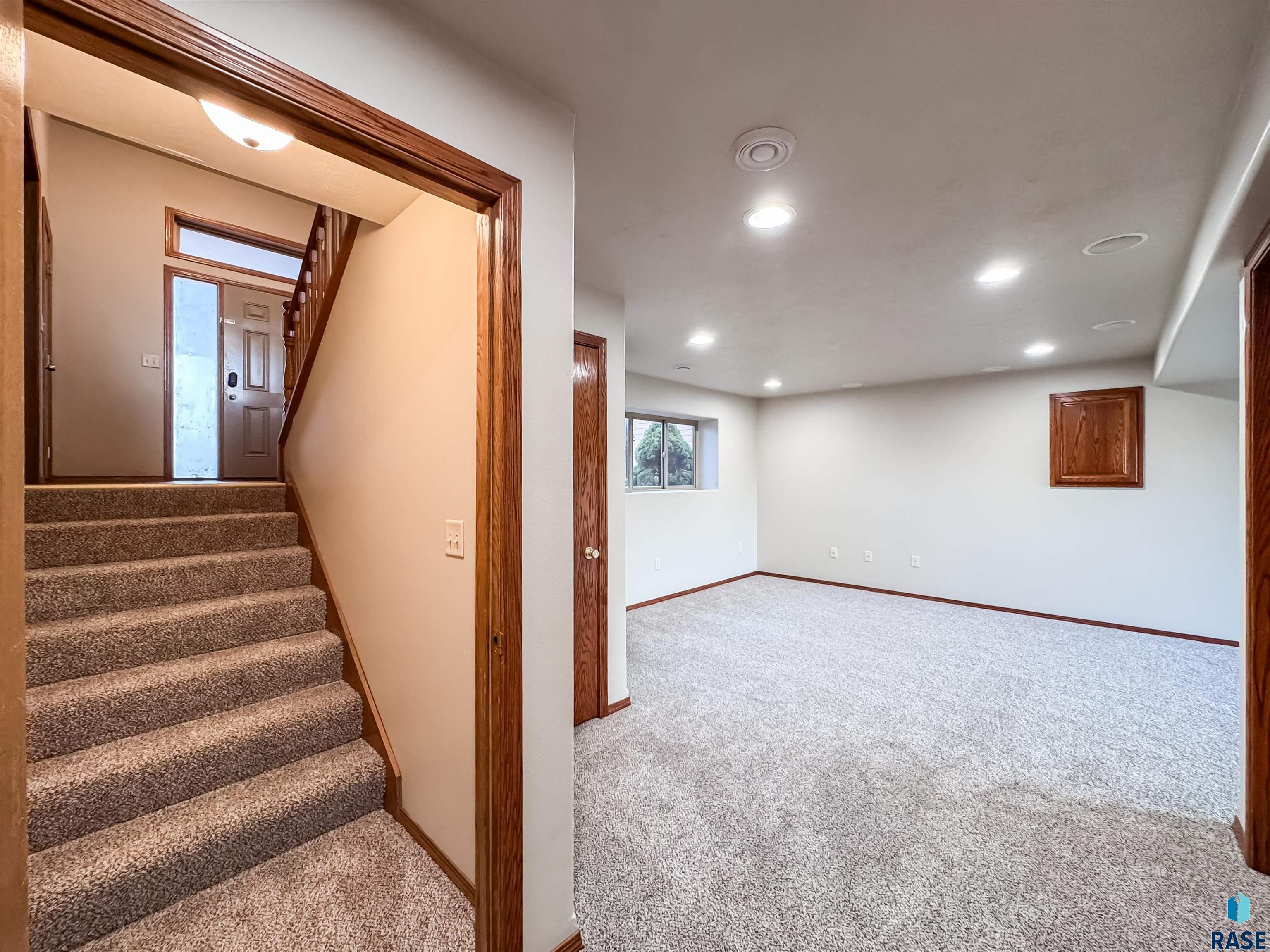 2713 N Vincent Ave Avenue