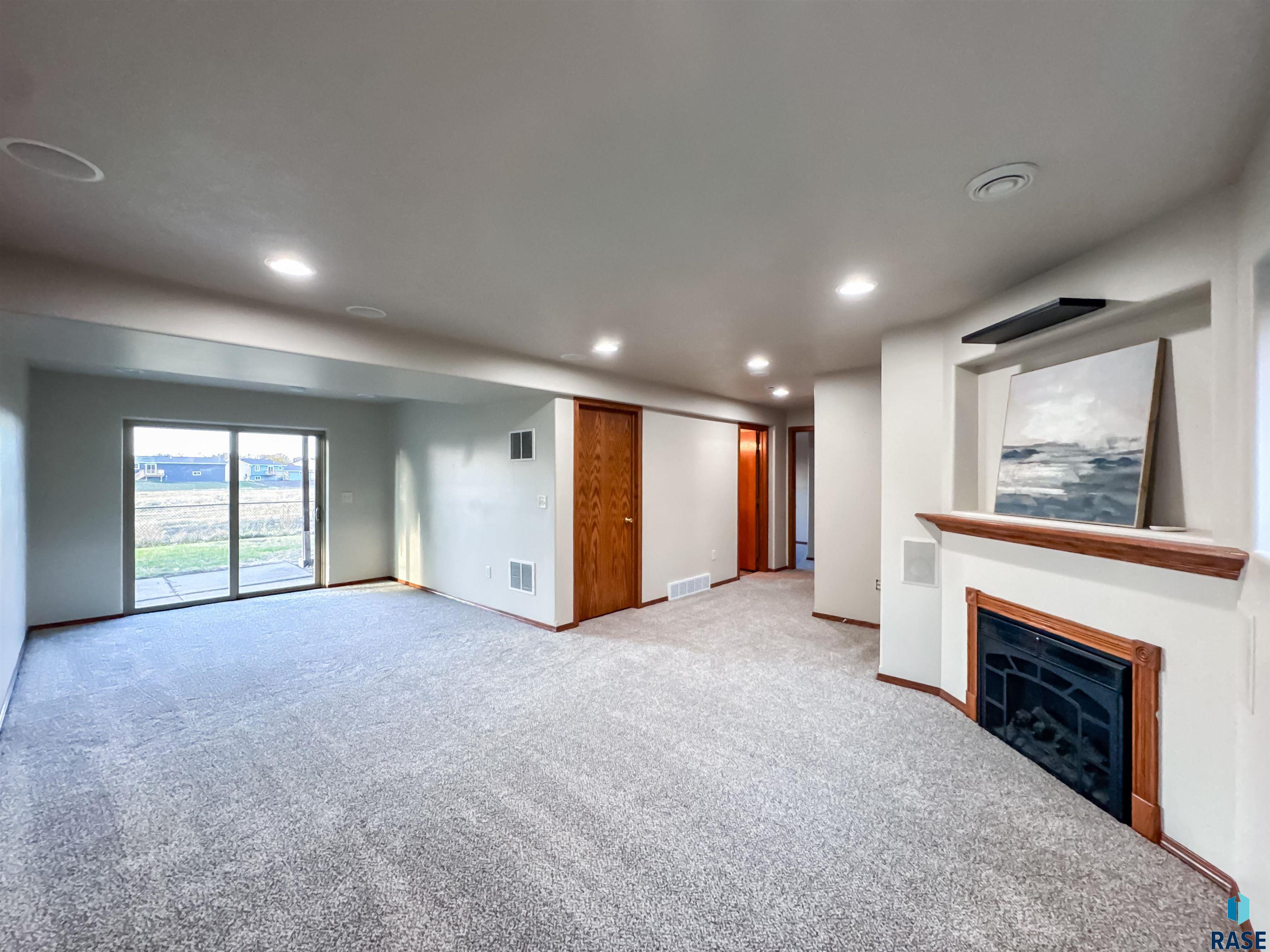 2713 N Vincent Ave Avenue