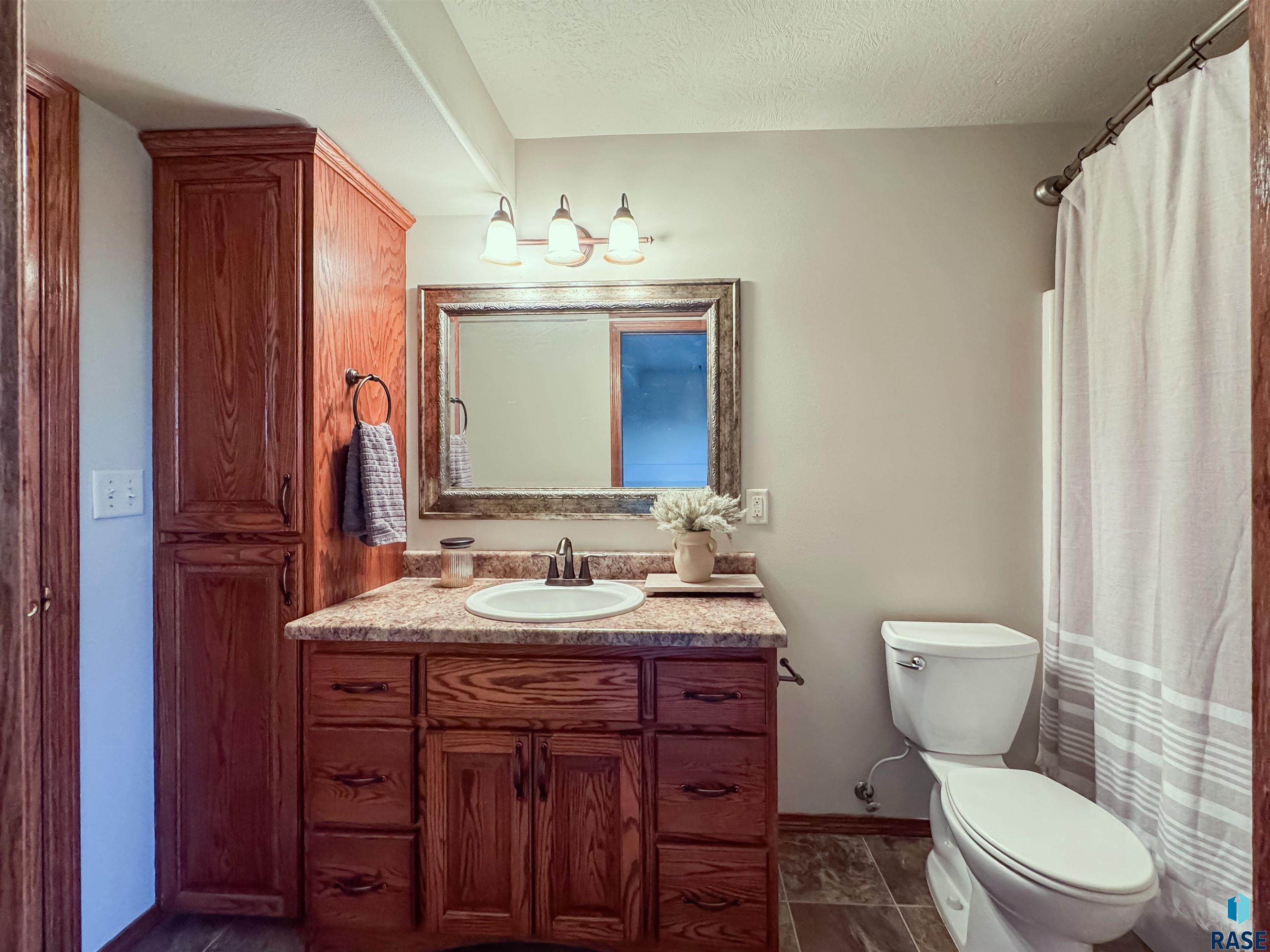 2713 N Vincent Ave Avenue