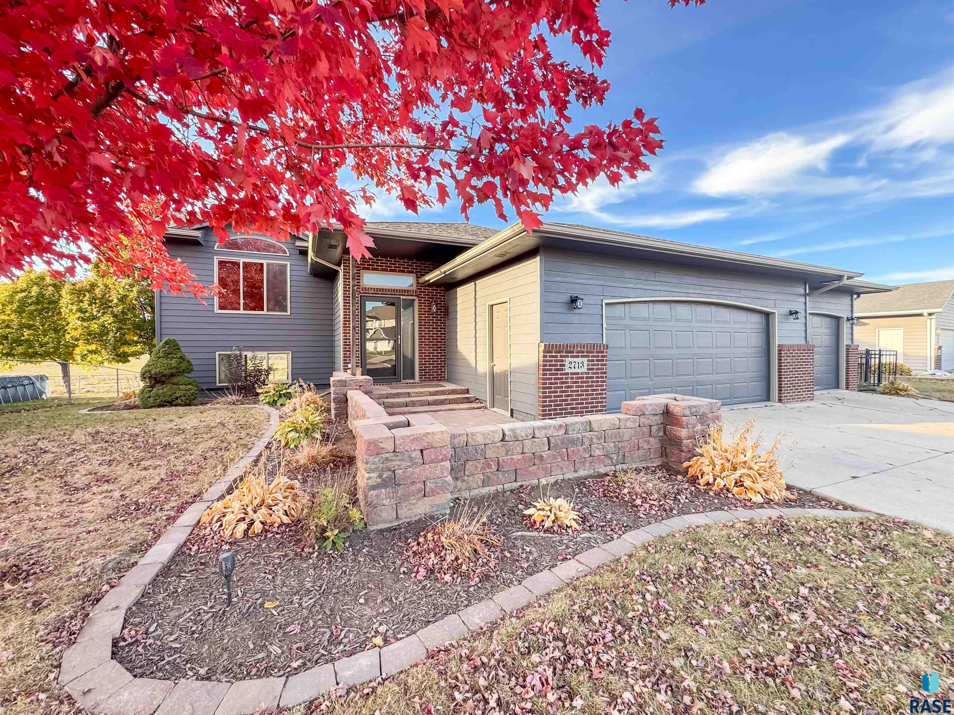 2713 N Vincent Ave Avenue