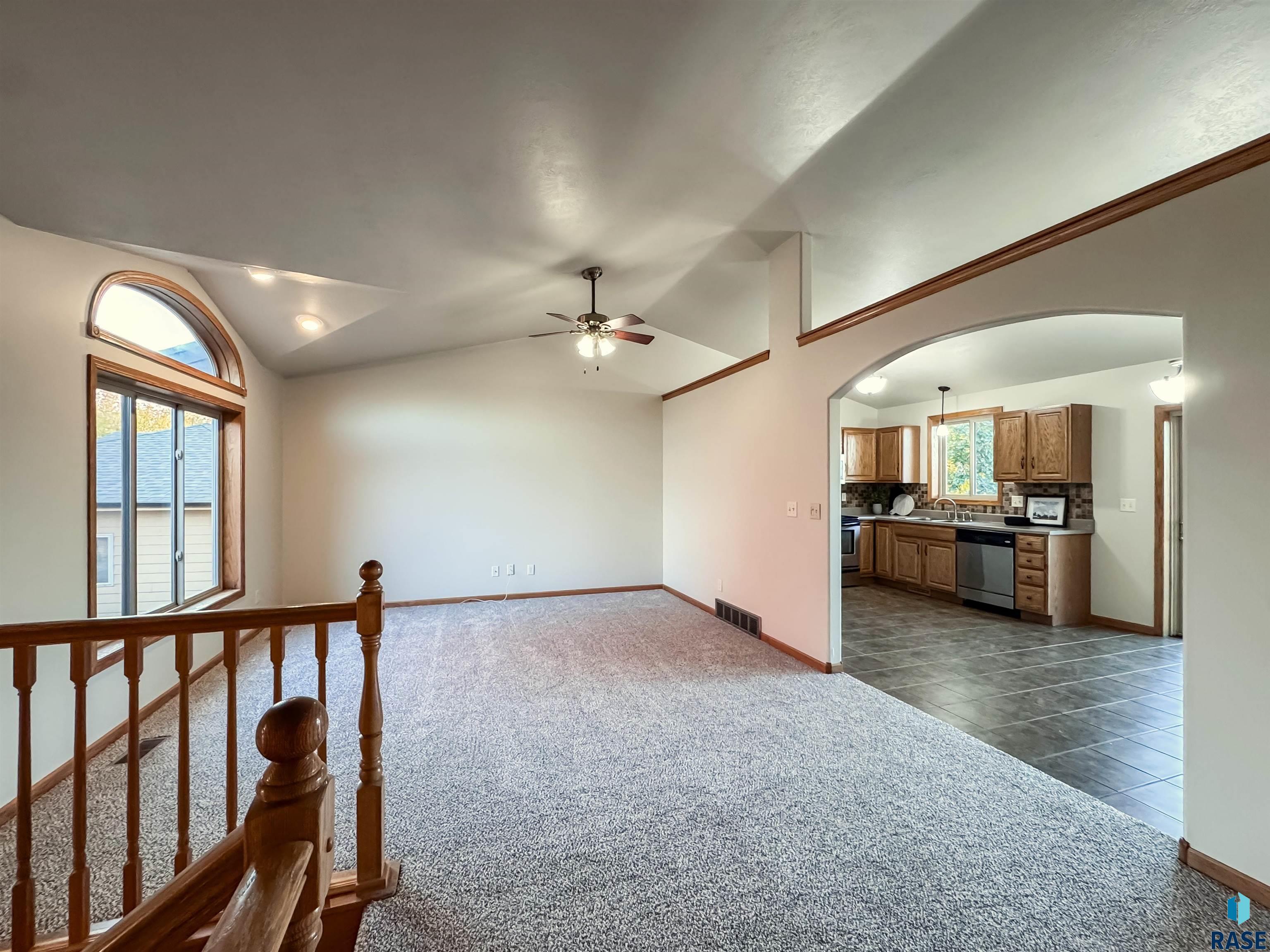 2713 N Vincent Ave Avenue