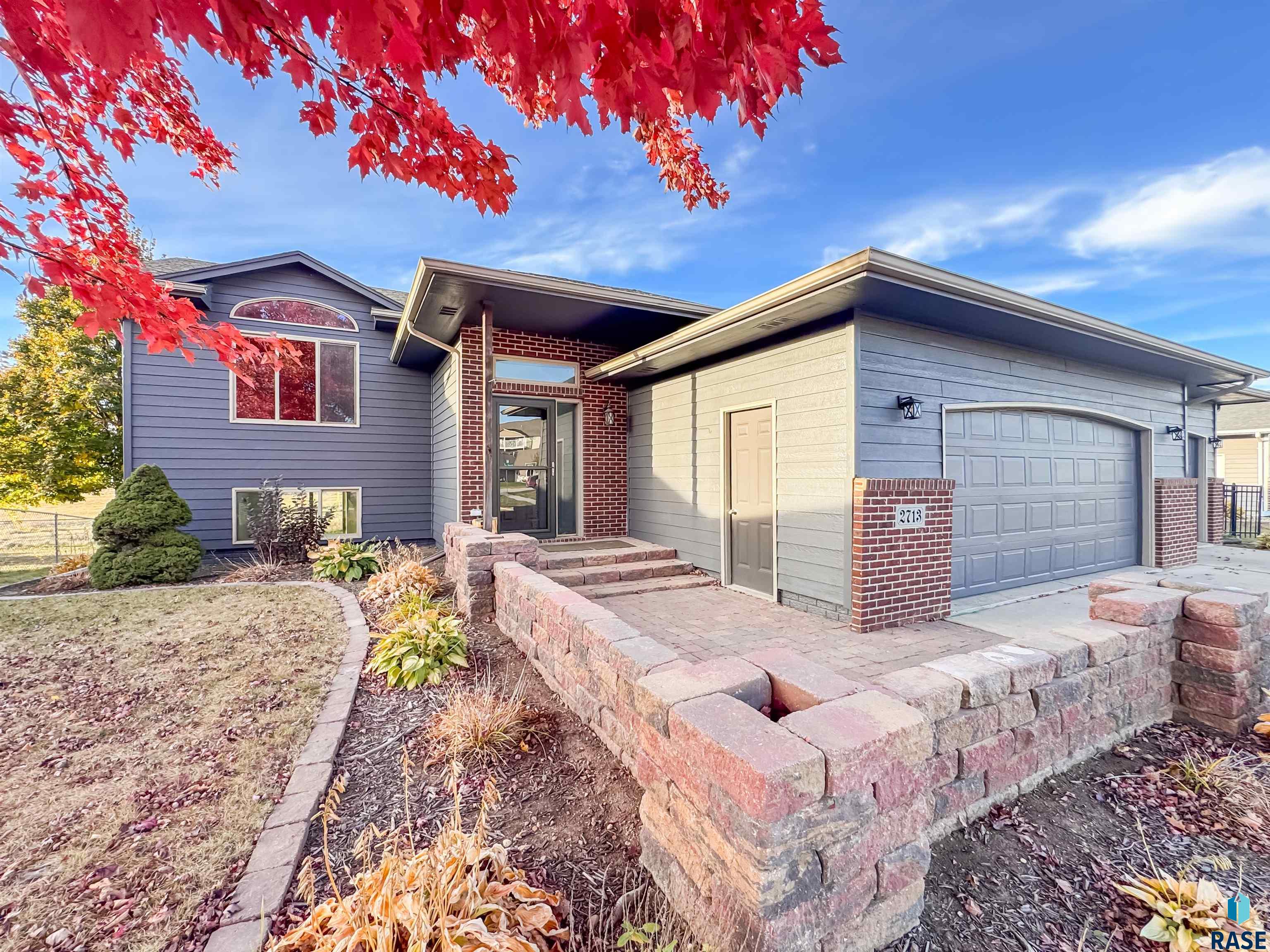 2713 N Vincent Ave Avenue