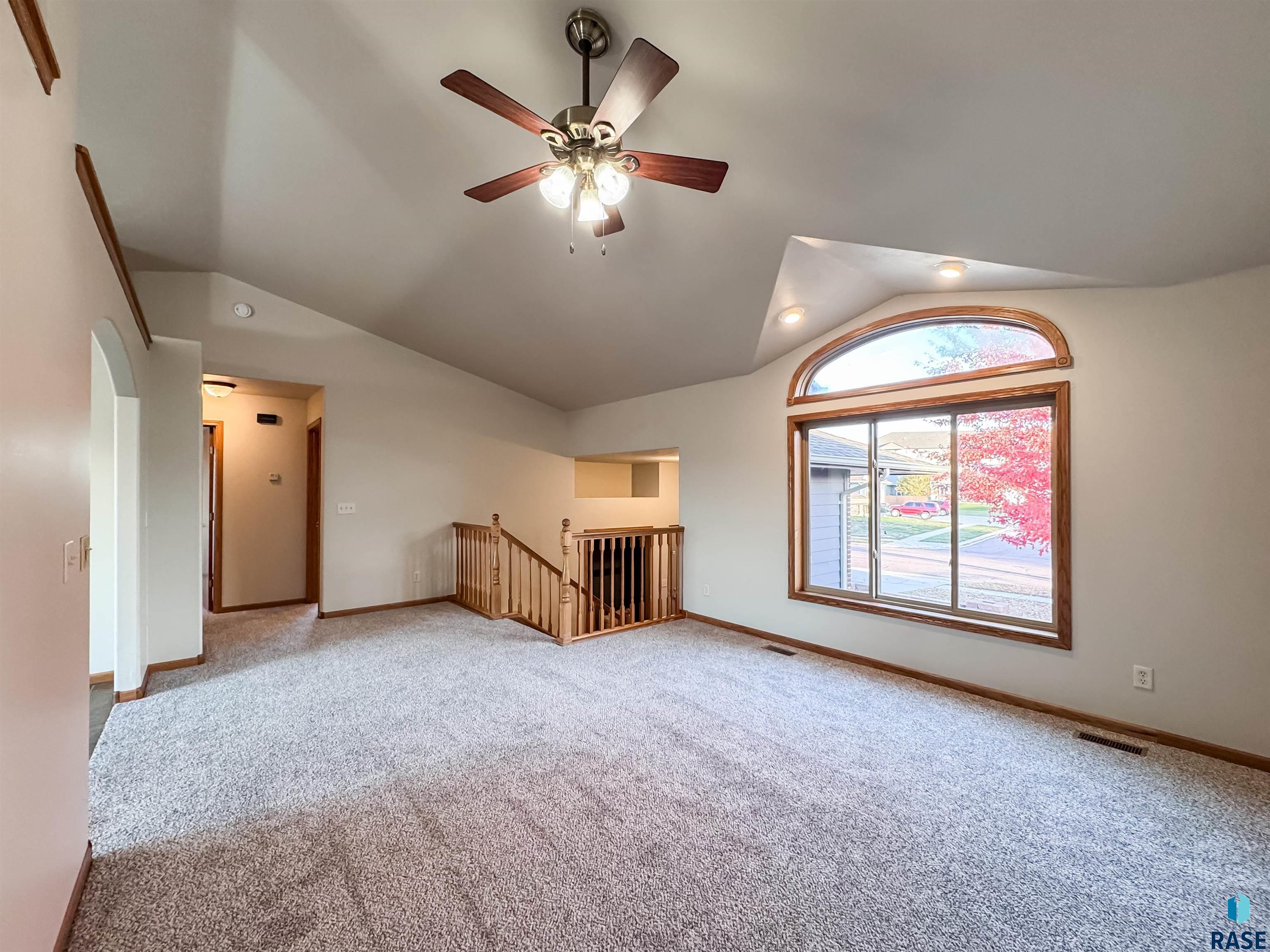 2713 N Vincent Ave Avenue