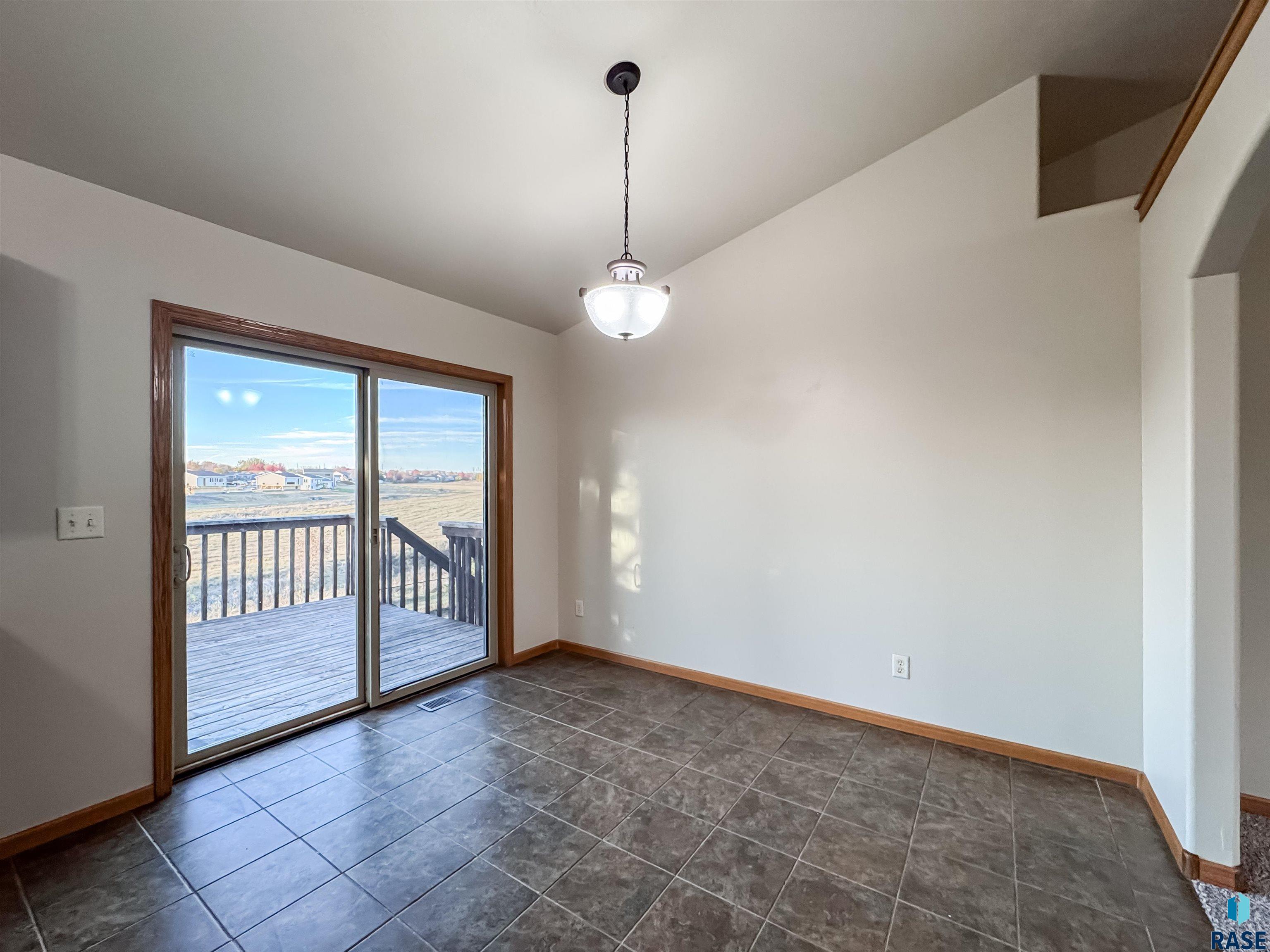 2713 N Vincent Ave Avenue