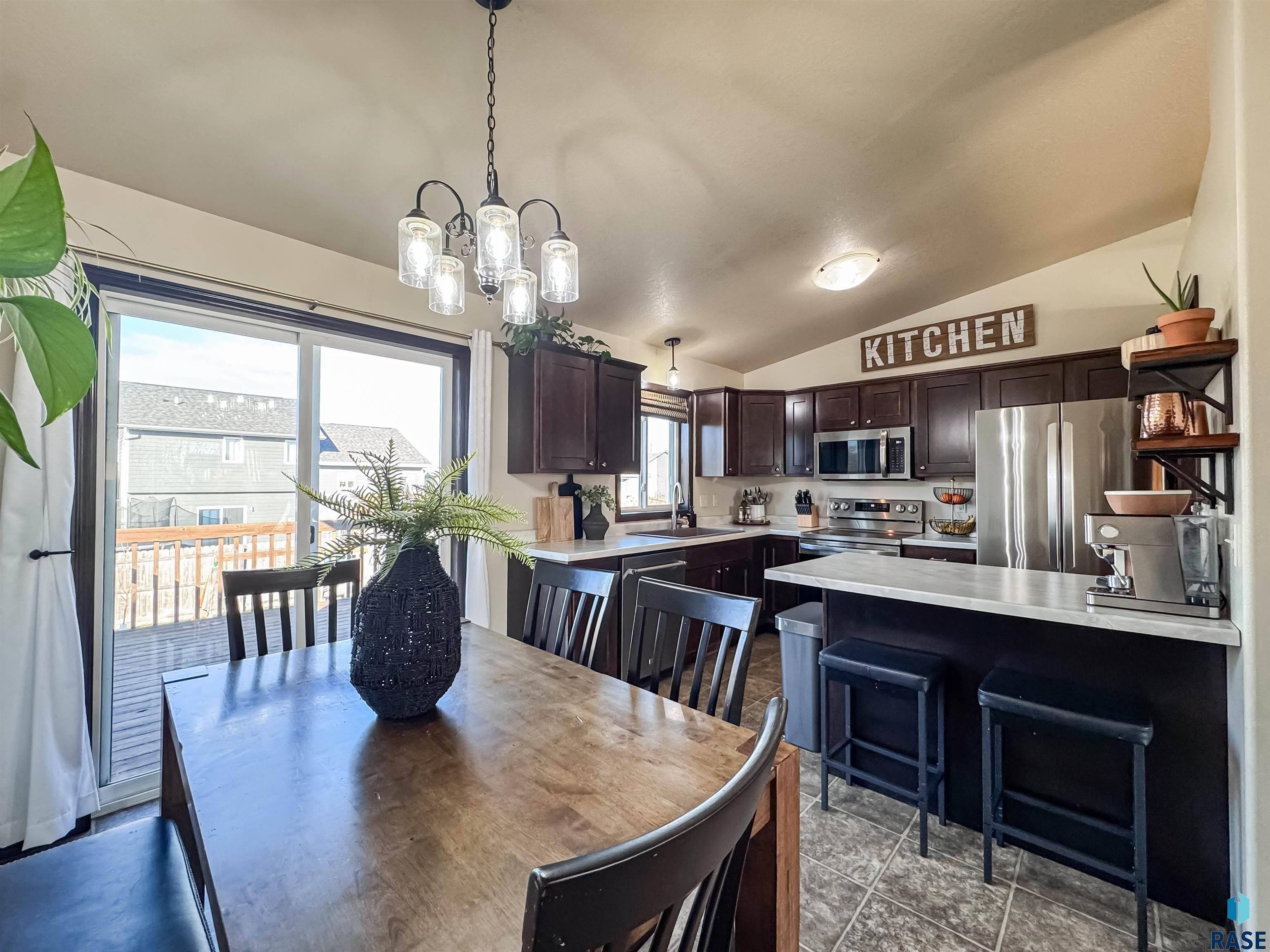 4008 W 92nd St Street