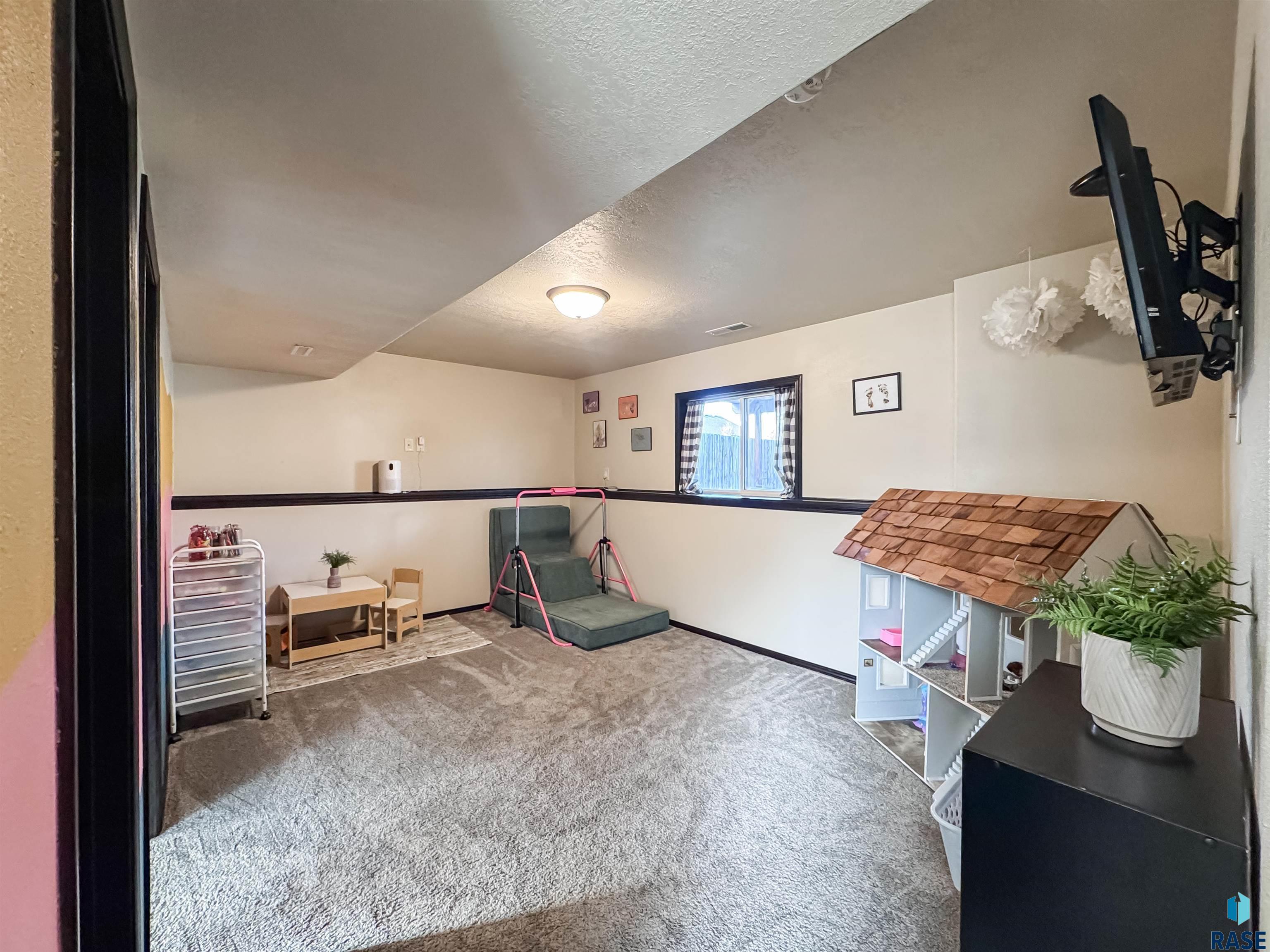 4008 W 92nd St Street