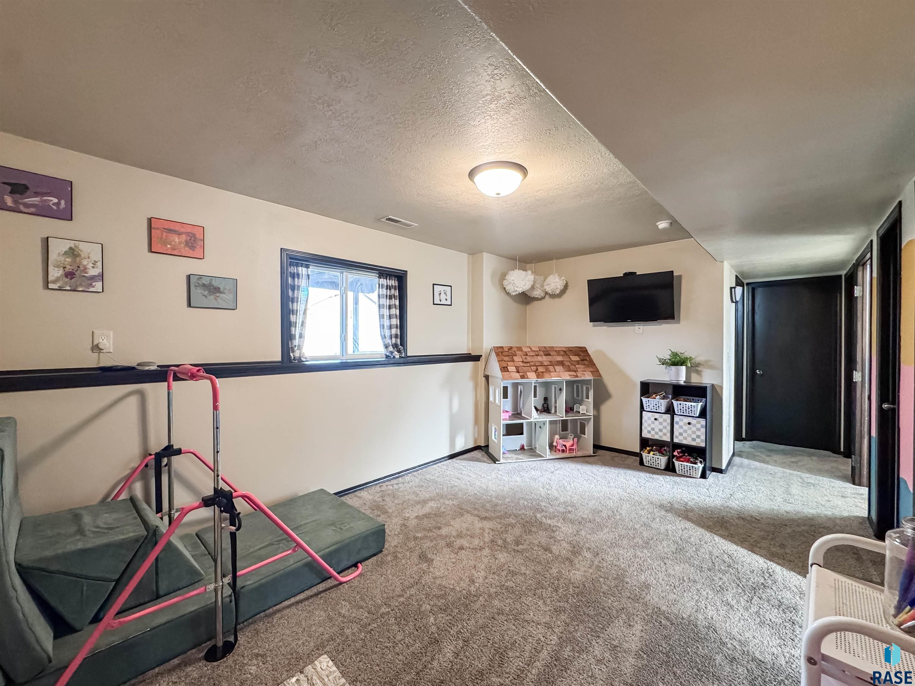 4008 W 92nd St Street