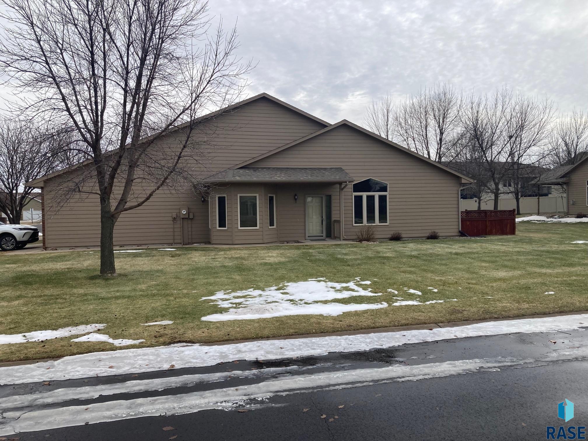 8301 S Brenda Pl, Sioux Falls