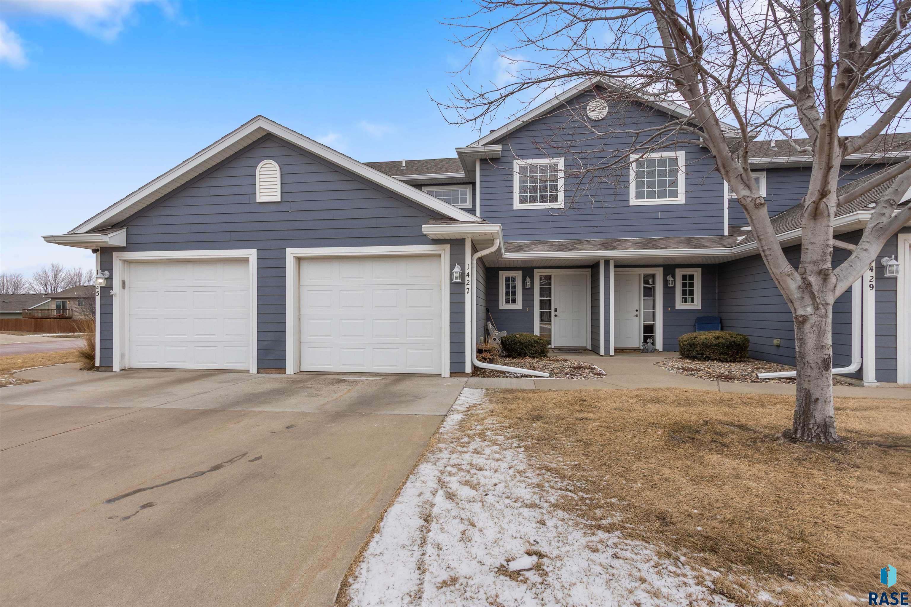 1427 N Conifer Pl, Sioux Falls