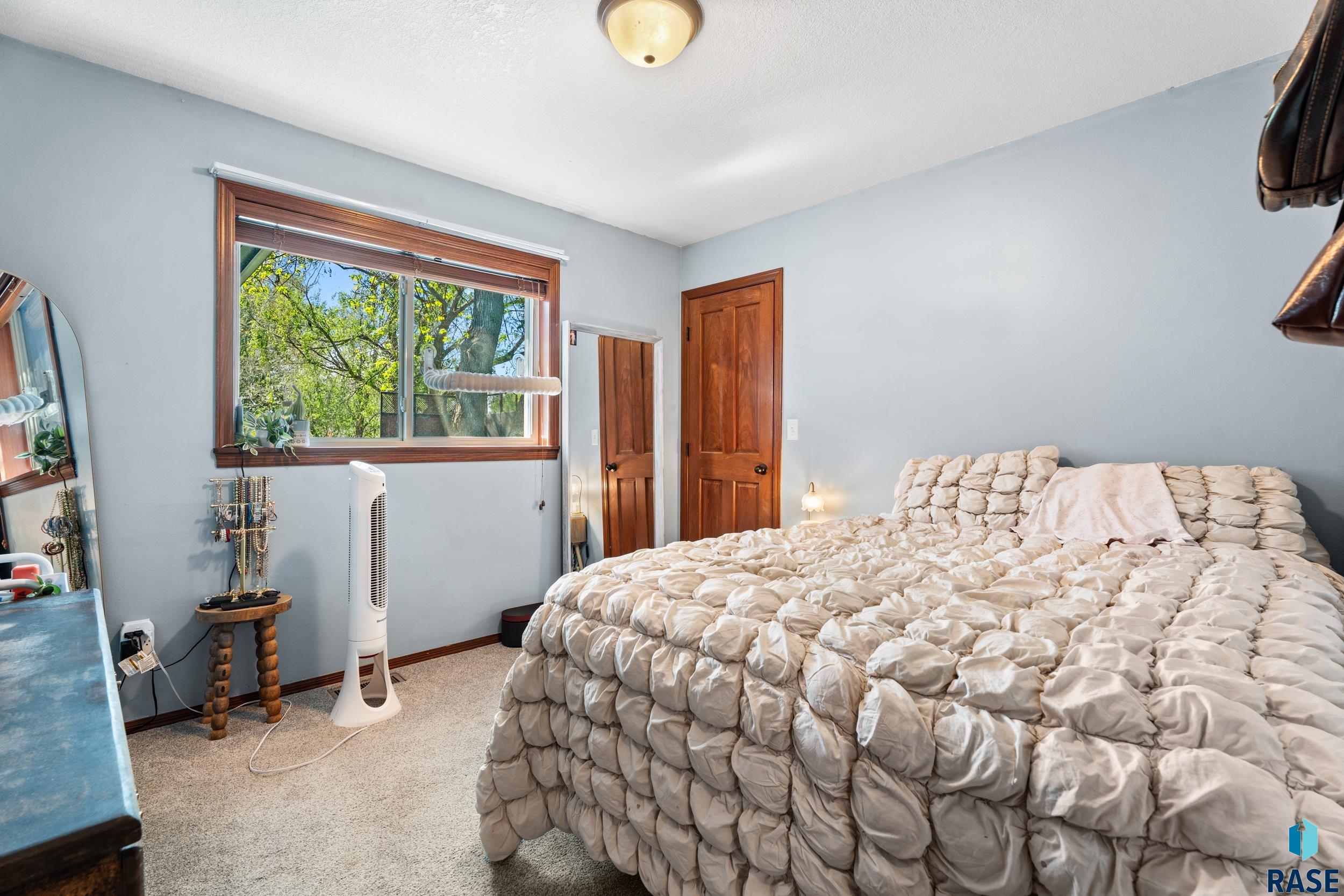 445 Jenny Ave, Tea