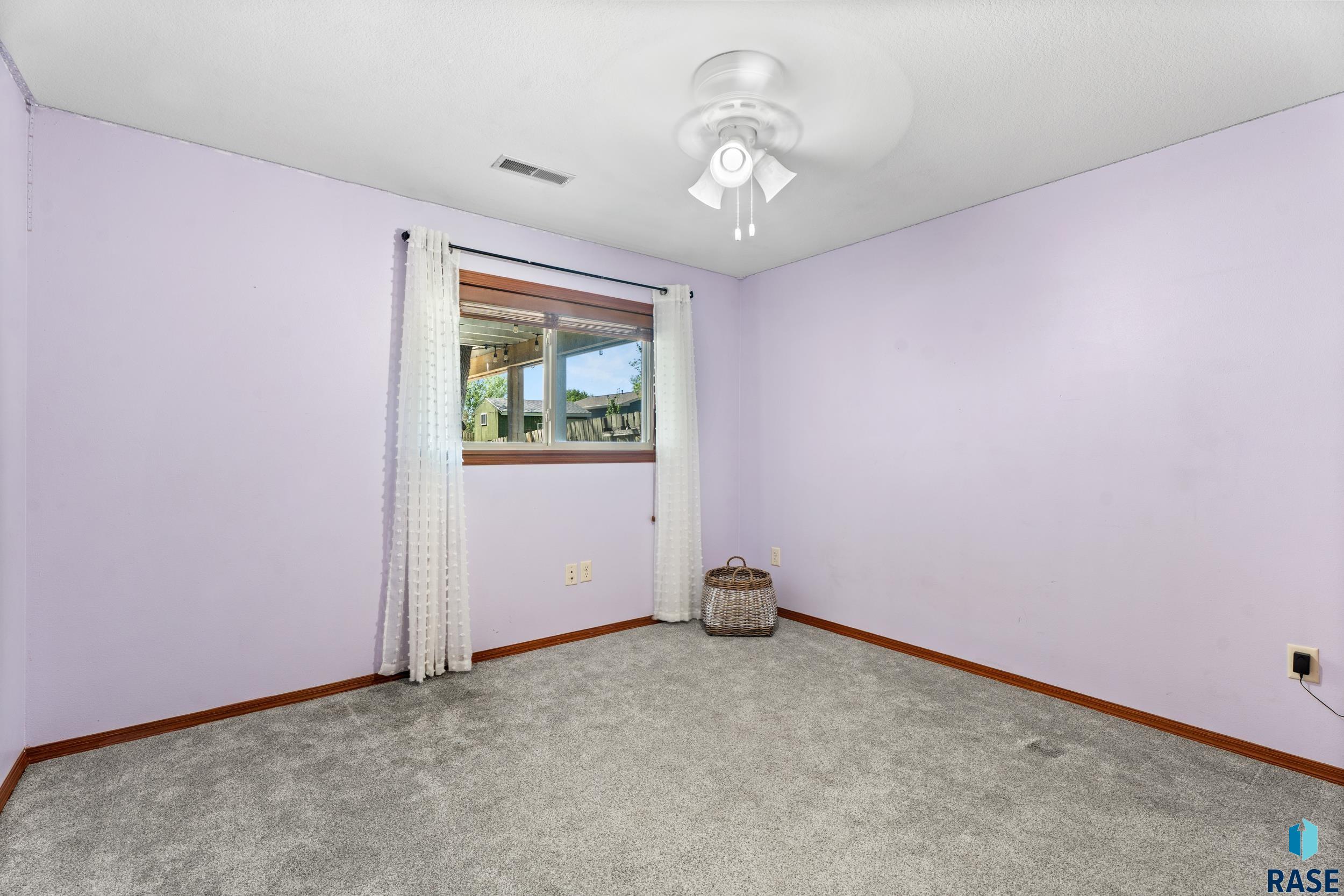 445 Jenny Ave, Tea