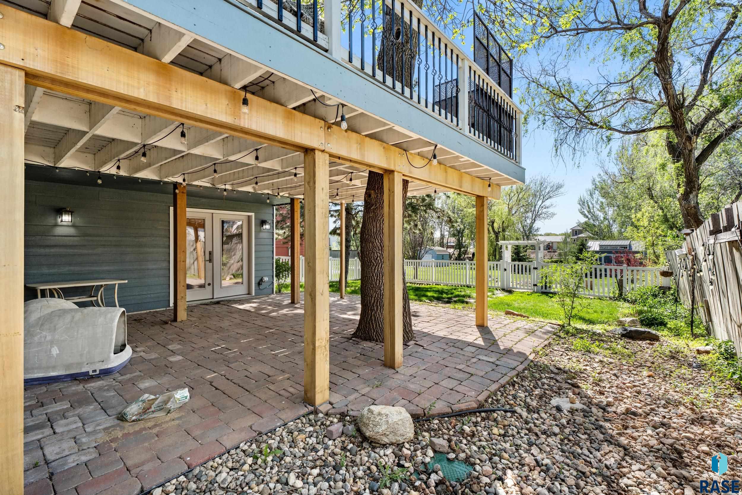 445 Jenny Ave, Tea