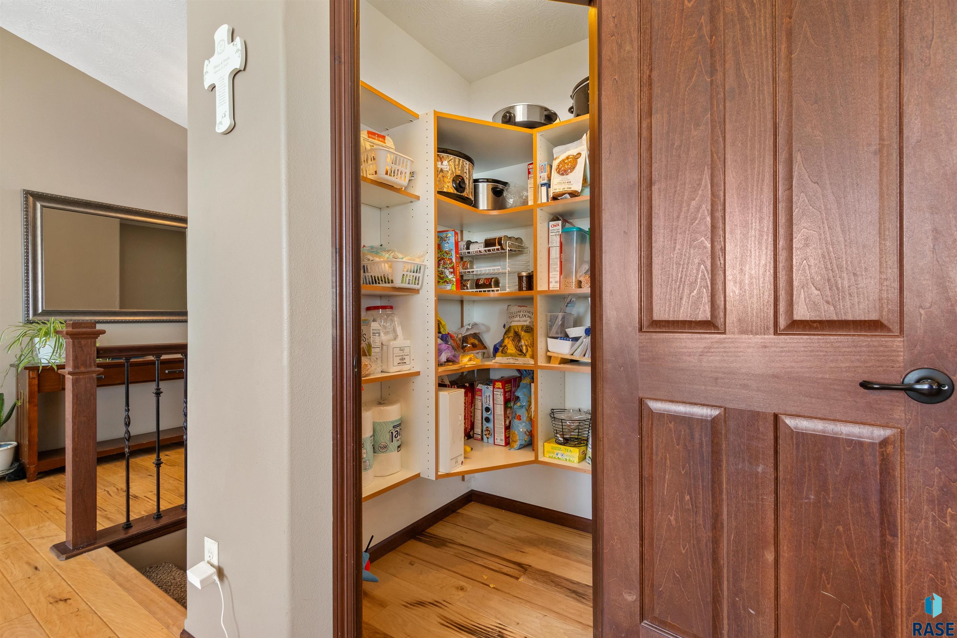 1100 S Maria Ave Avenue