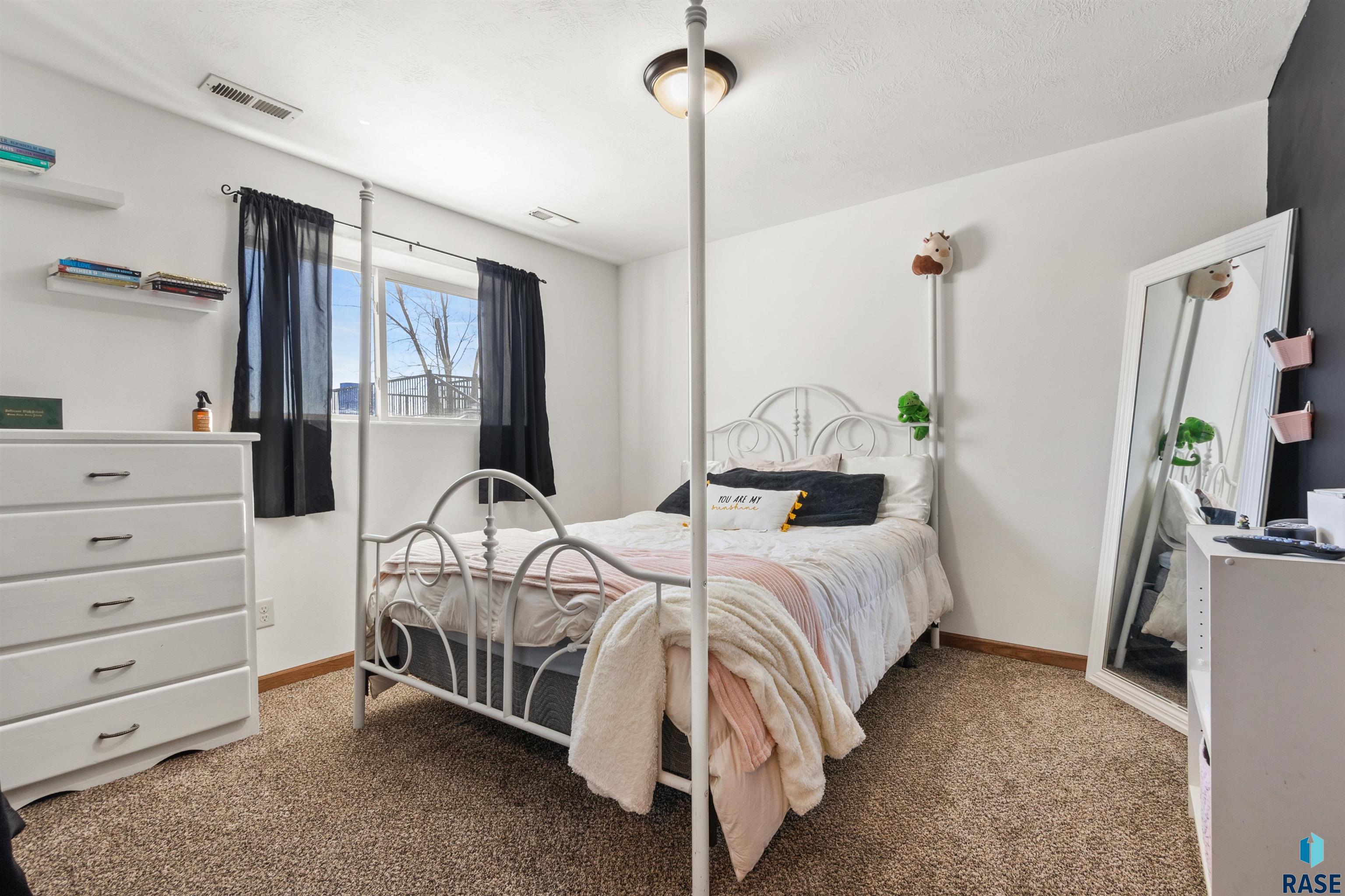 1100 S Maria Ave Avenue