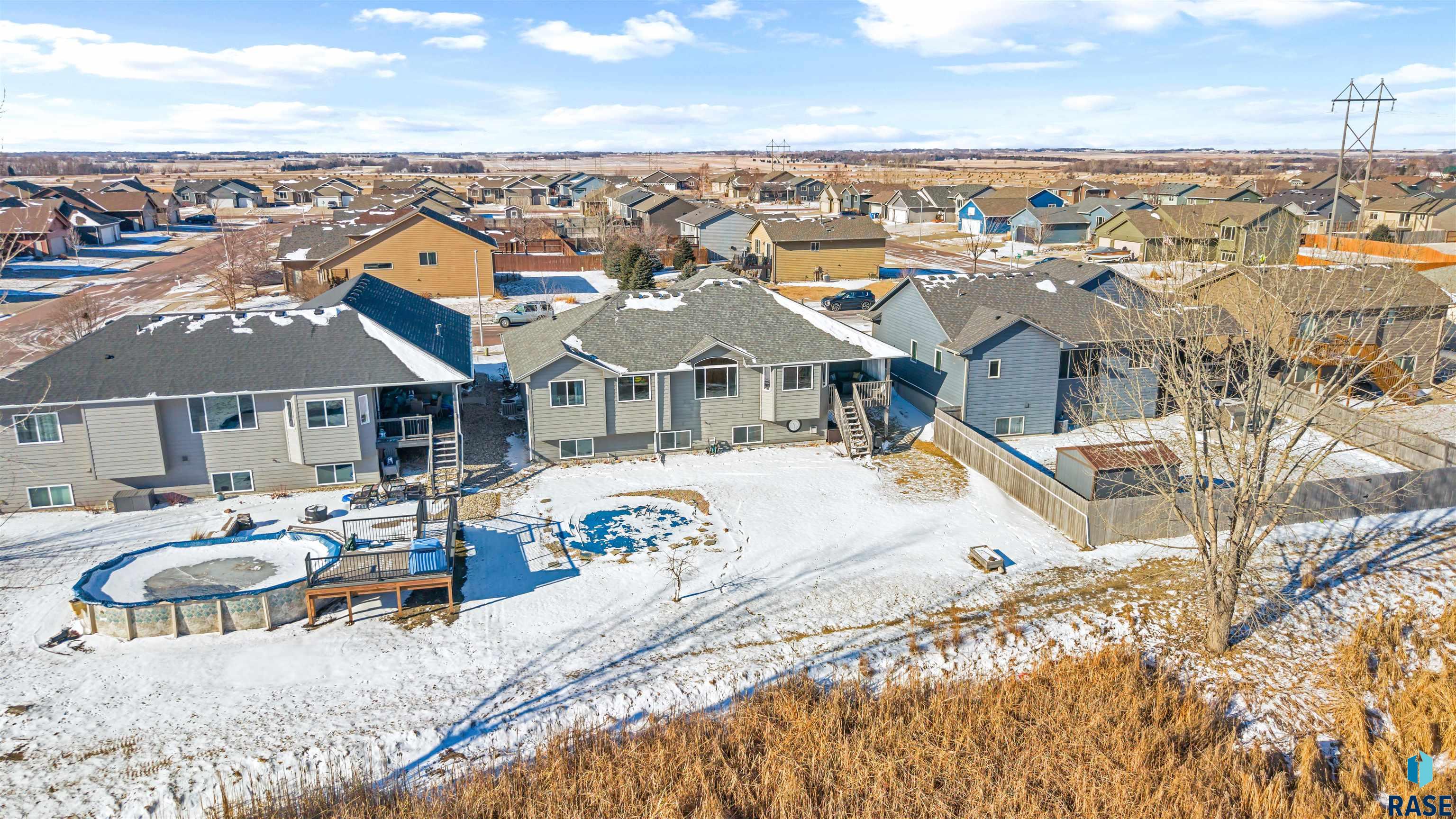 1100 S Maria Ave Avenue