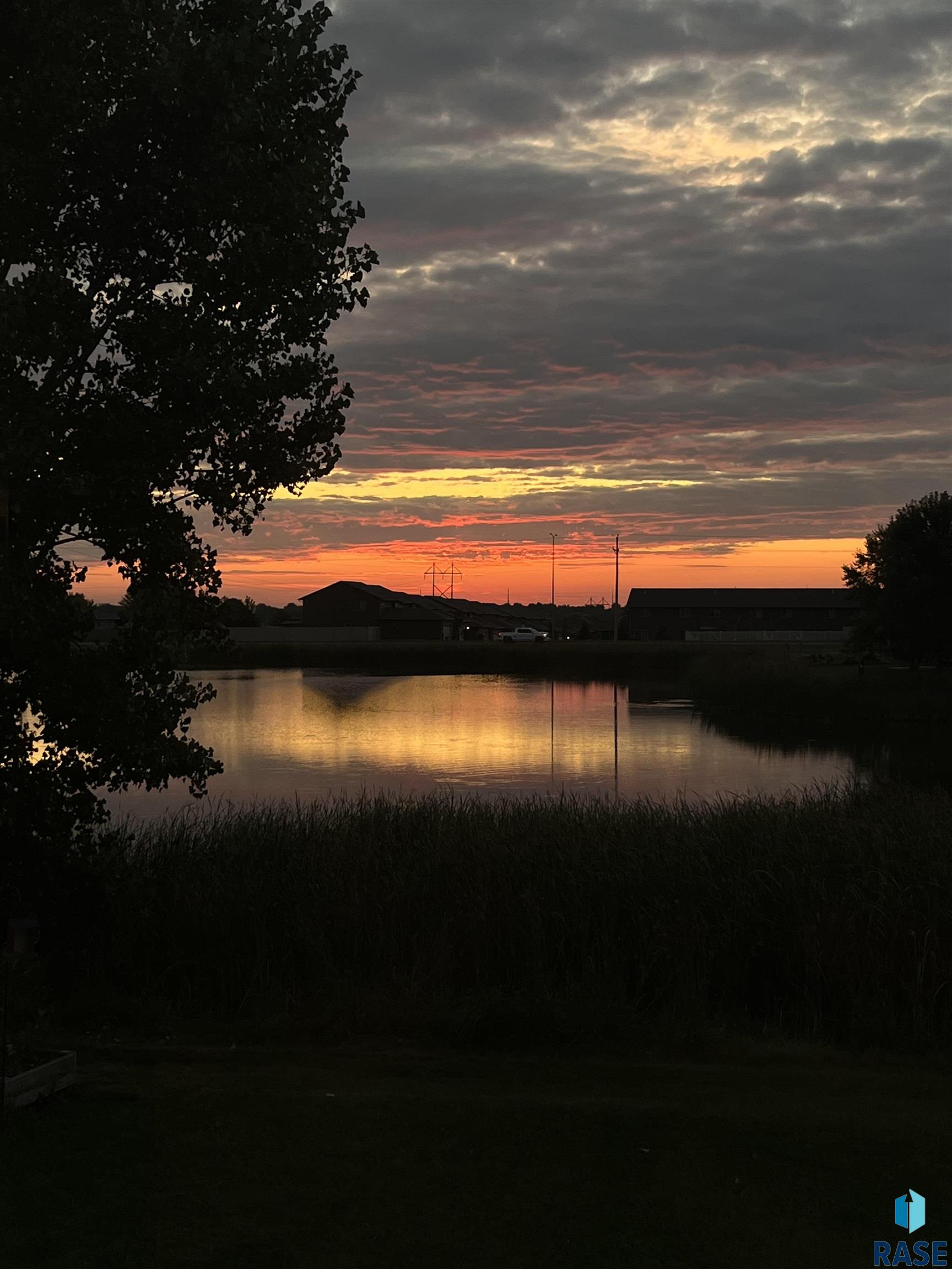 1100 S Maria Ave Avenue